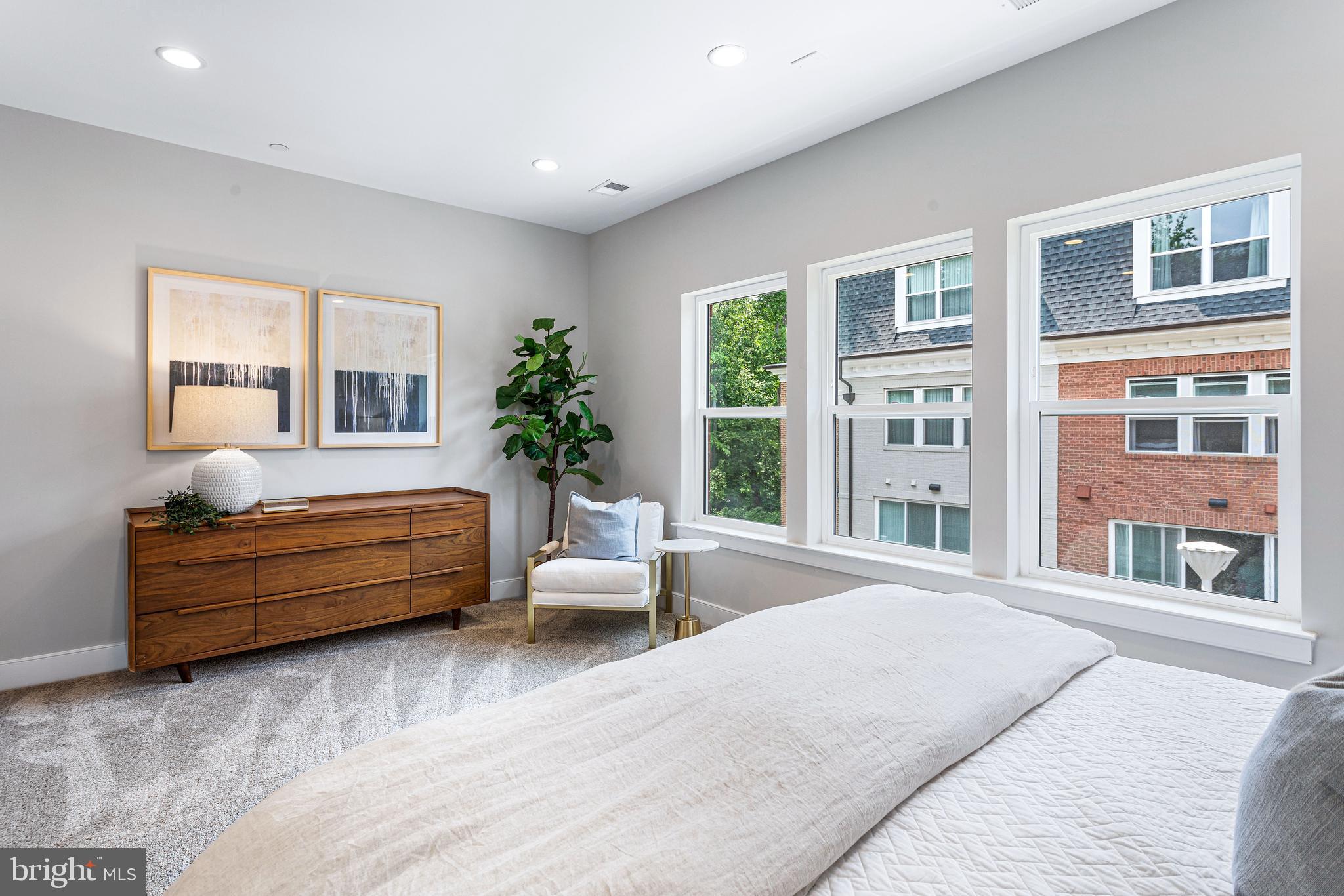 10258 GROSVENOR