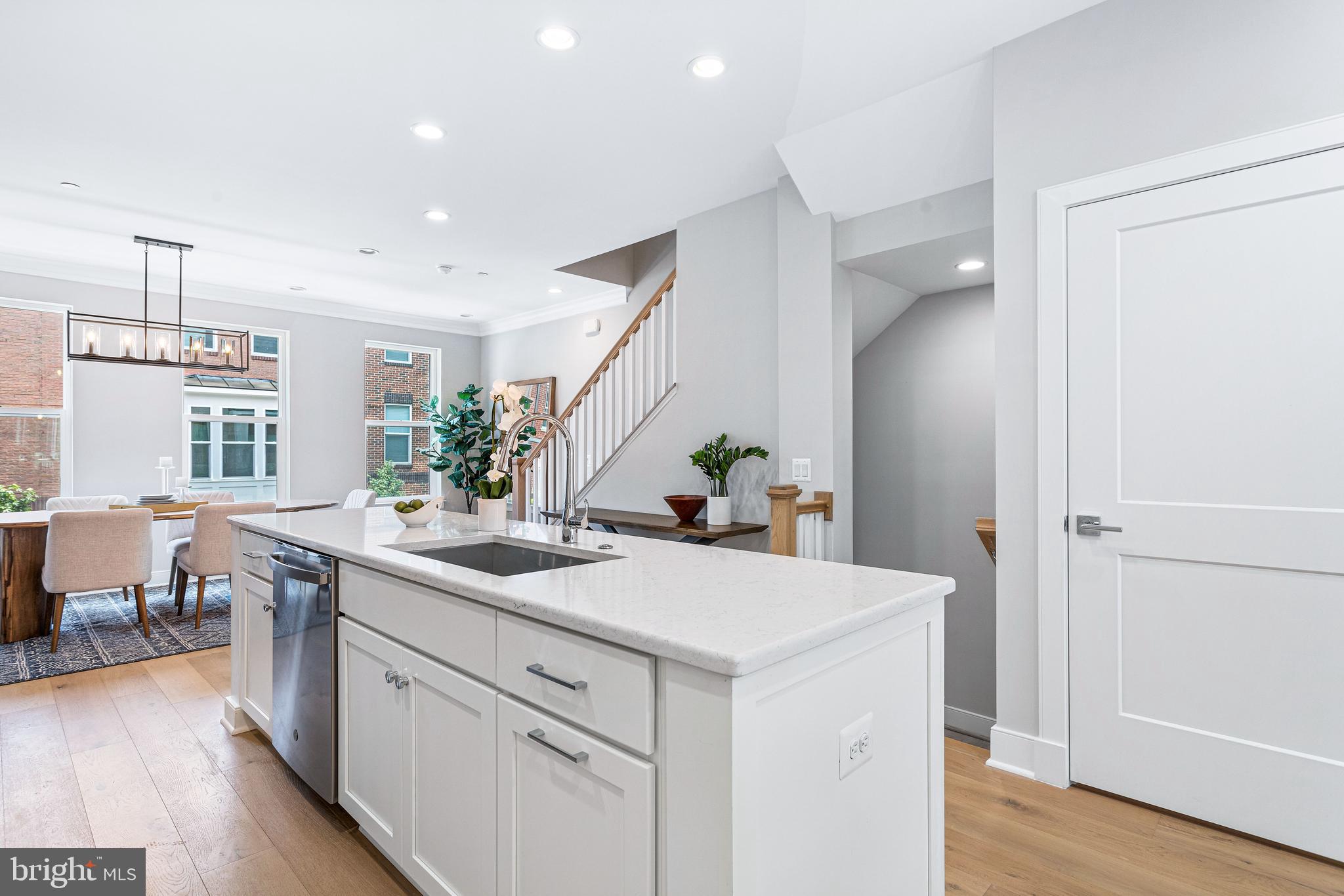 10258 GROSVENOR