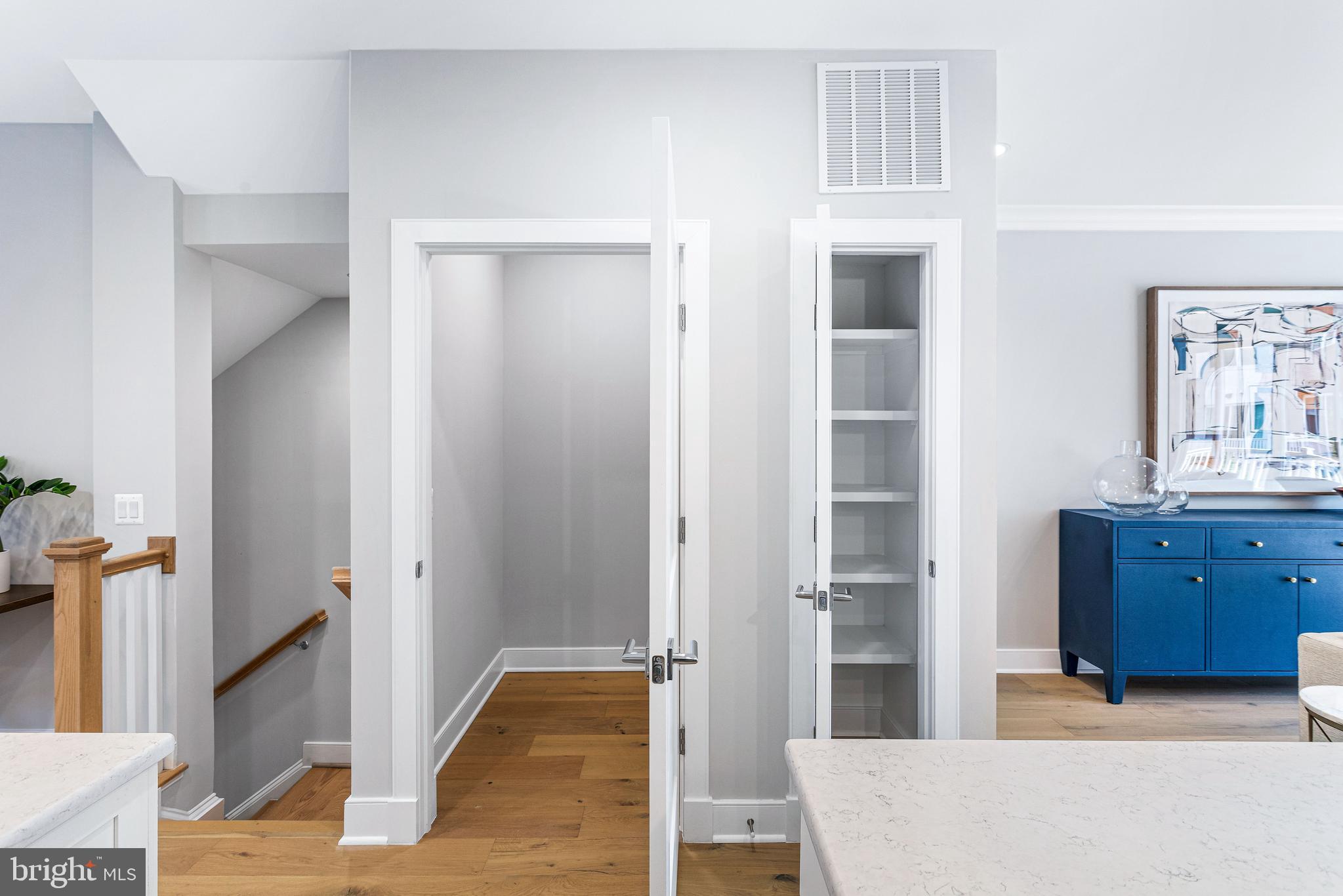 10258 GROSVENOR