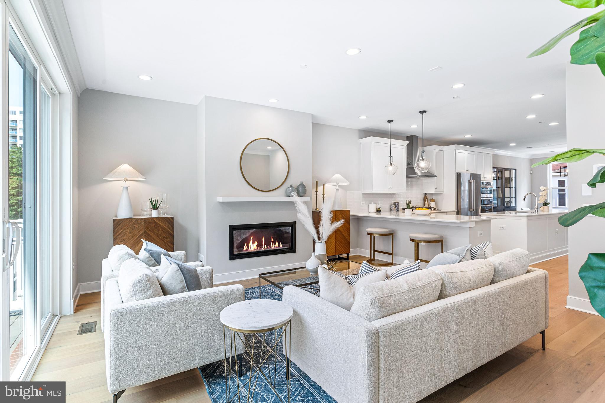 10258 GROSVENOR