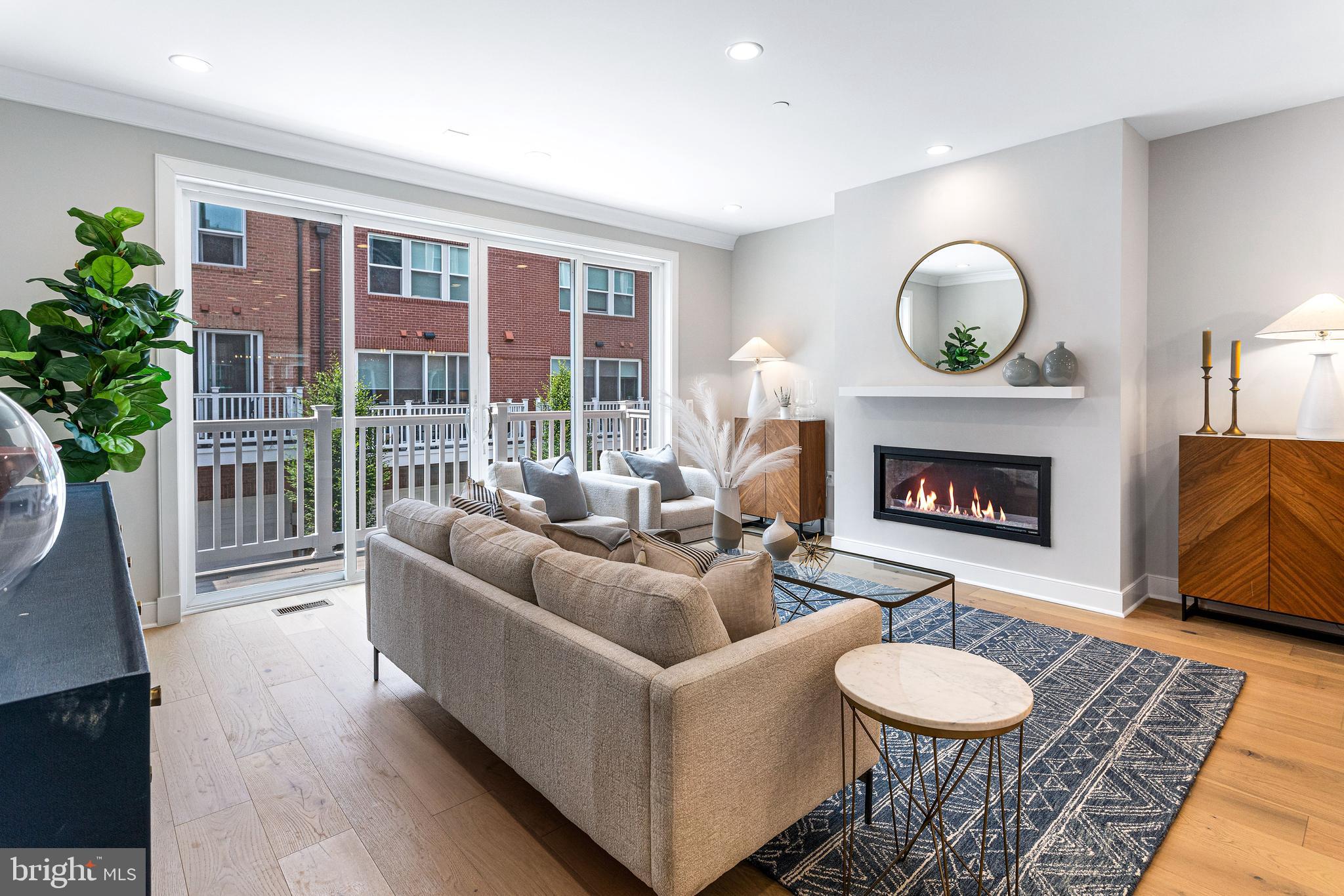 10258 GROSVENOR