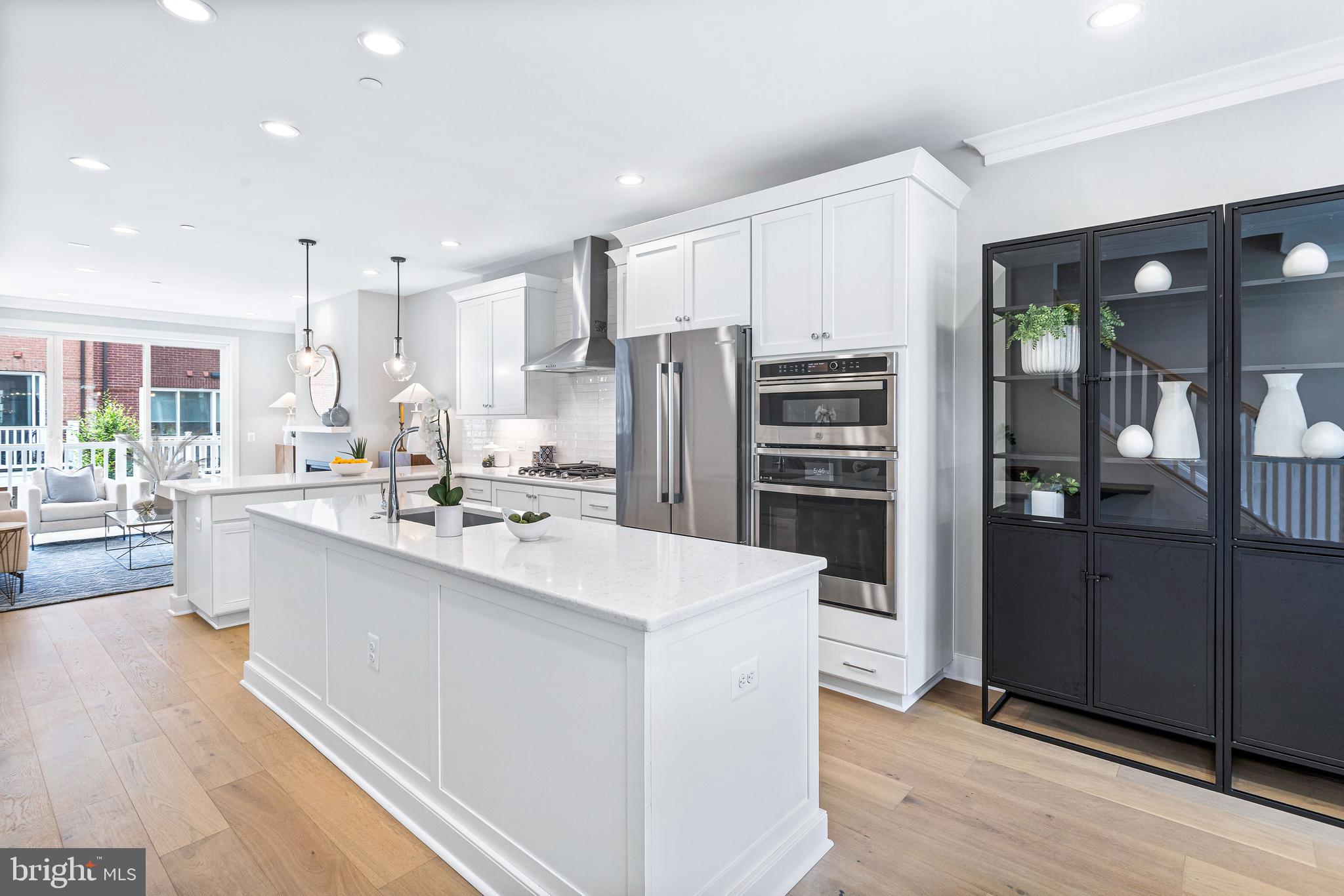 10258 GROSVENOR