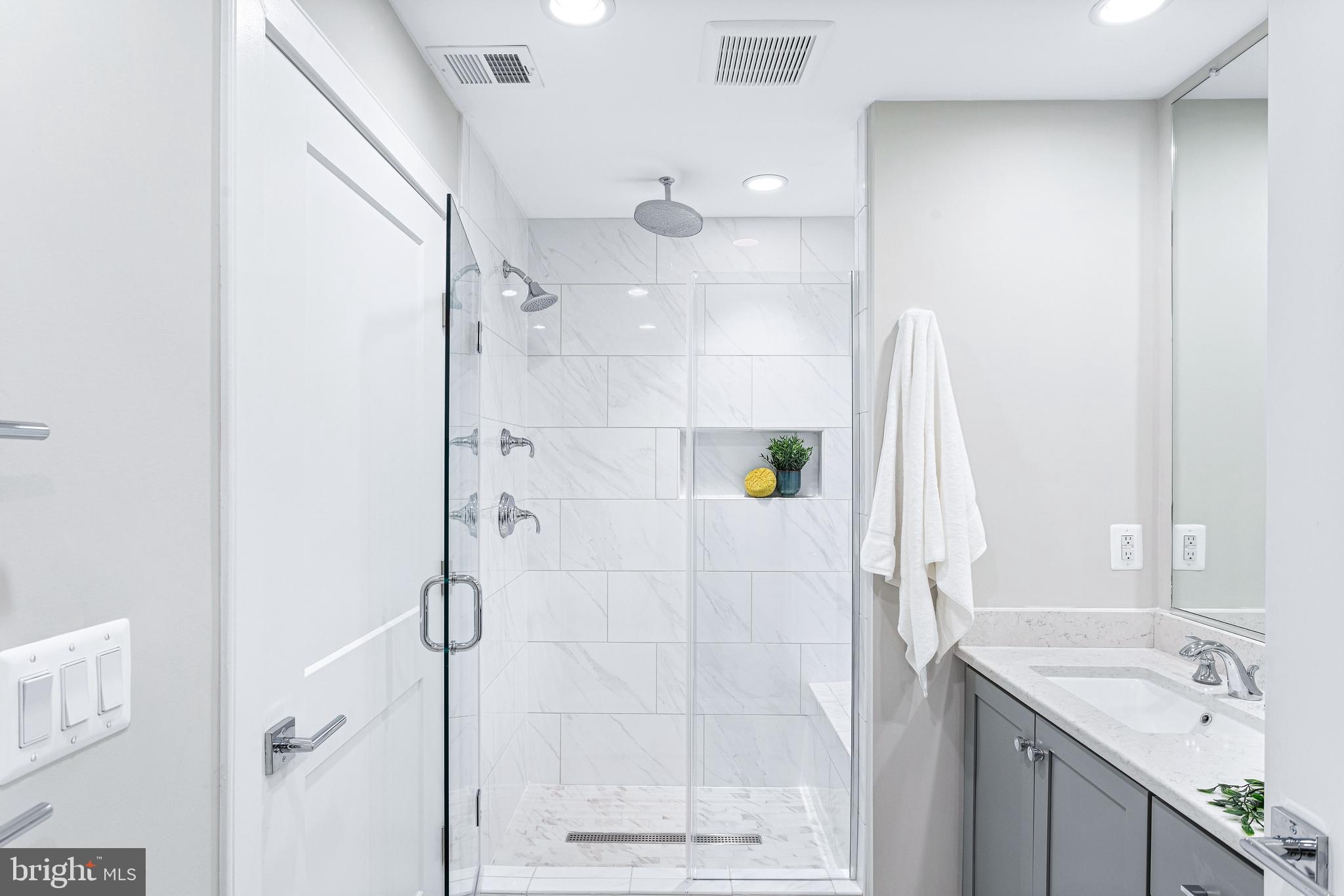 10258 GROSVENOR