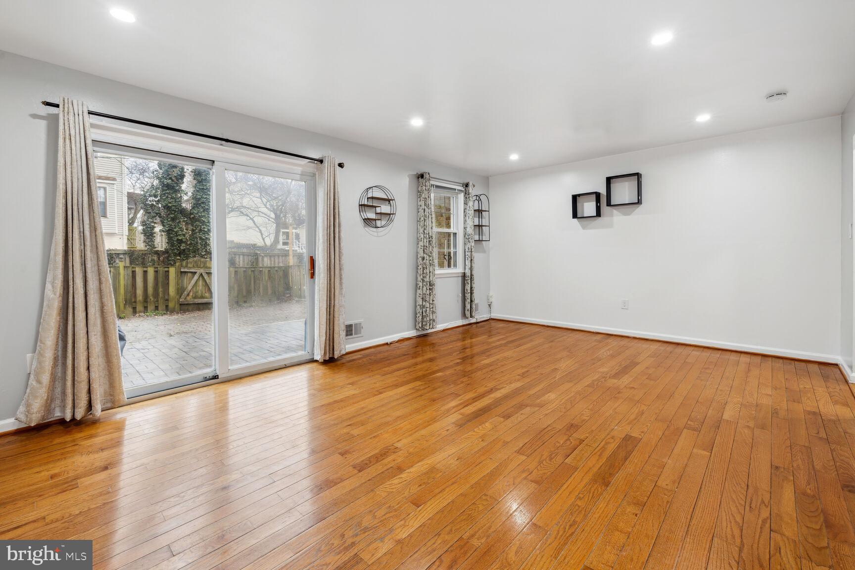 30 HIBISCUS COURT 14