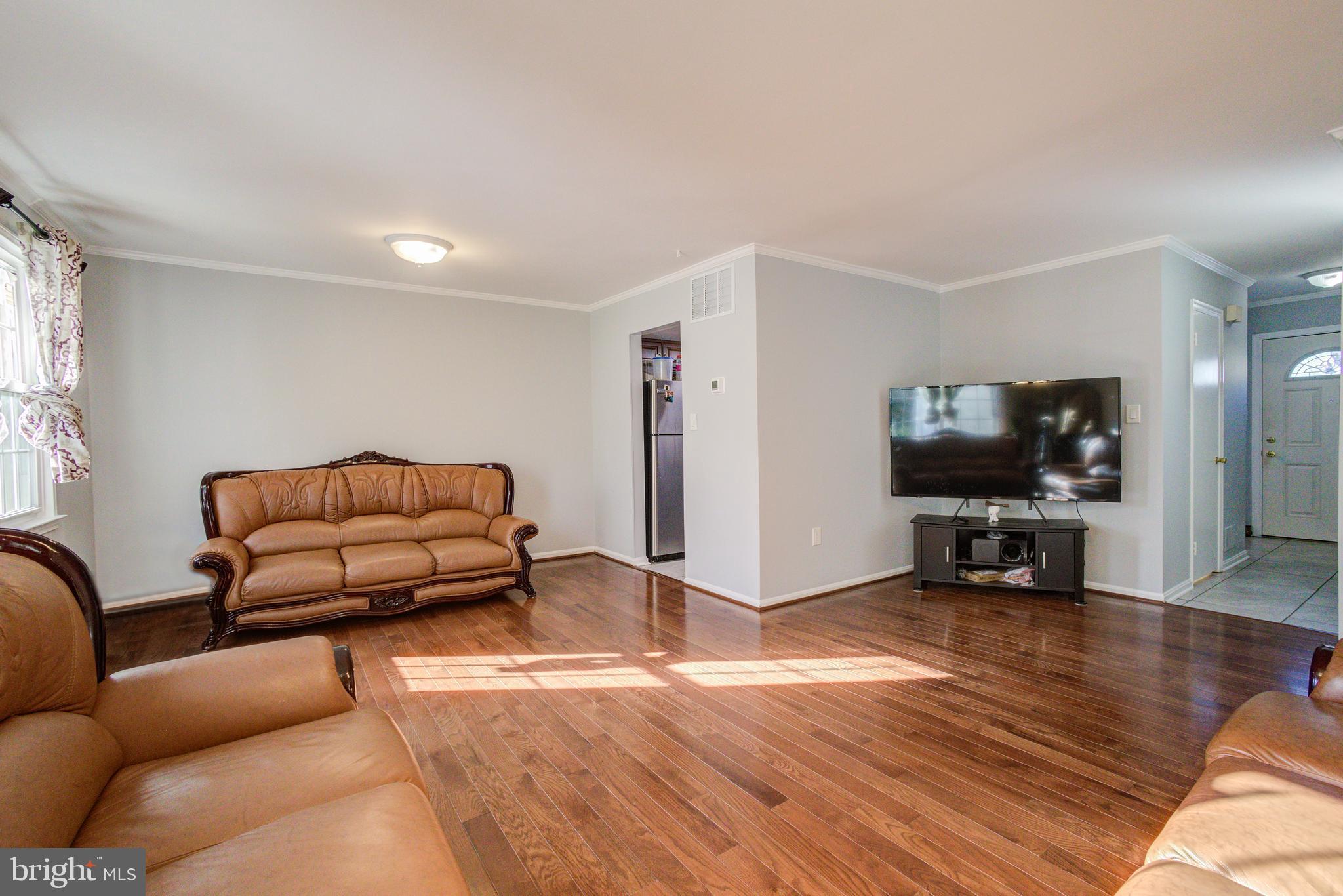 24 BLUE RIBBON COURT 5