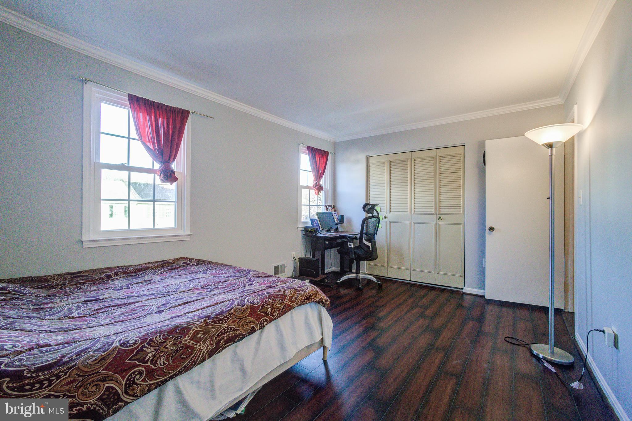 24 BLUE RIBBON COURT 5