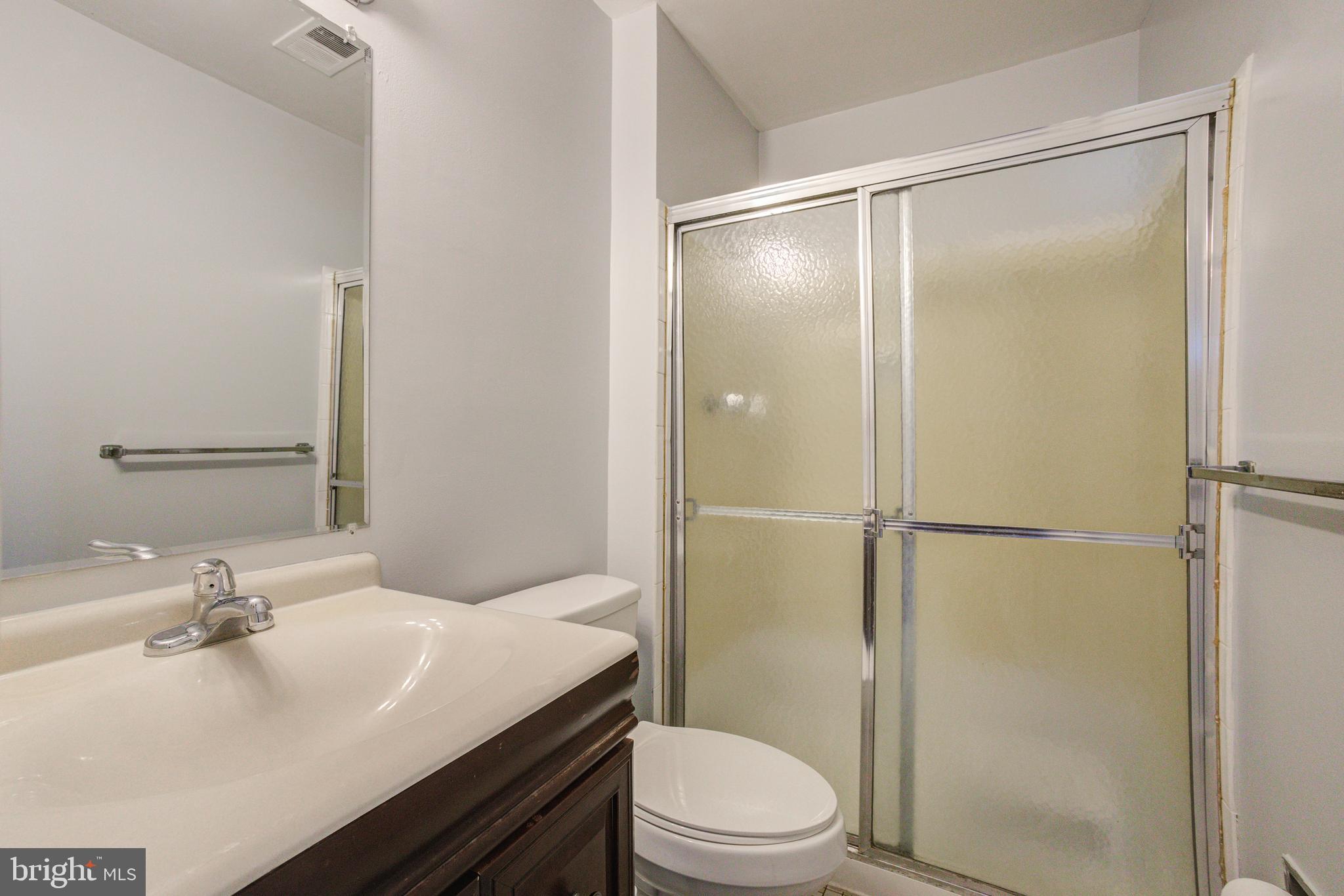 24 BLUE RIBBON COURT 5