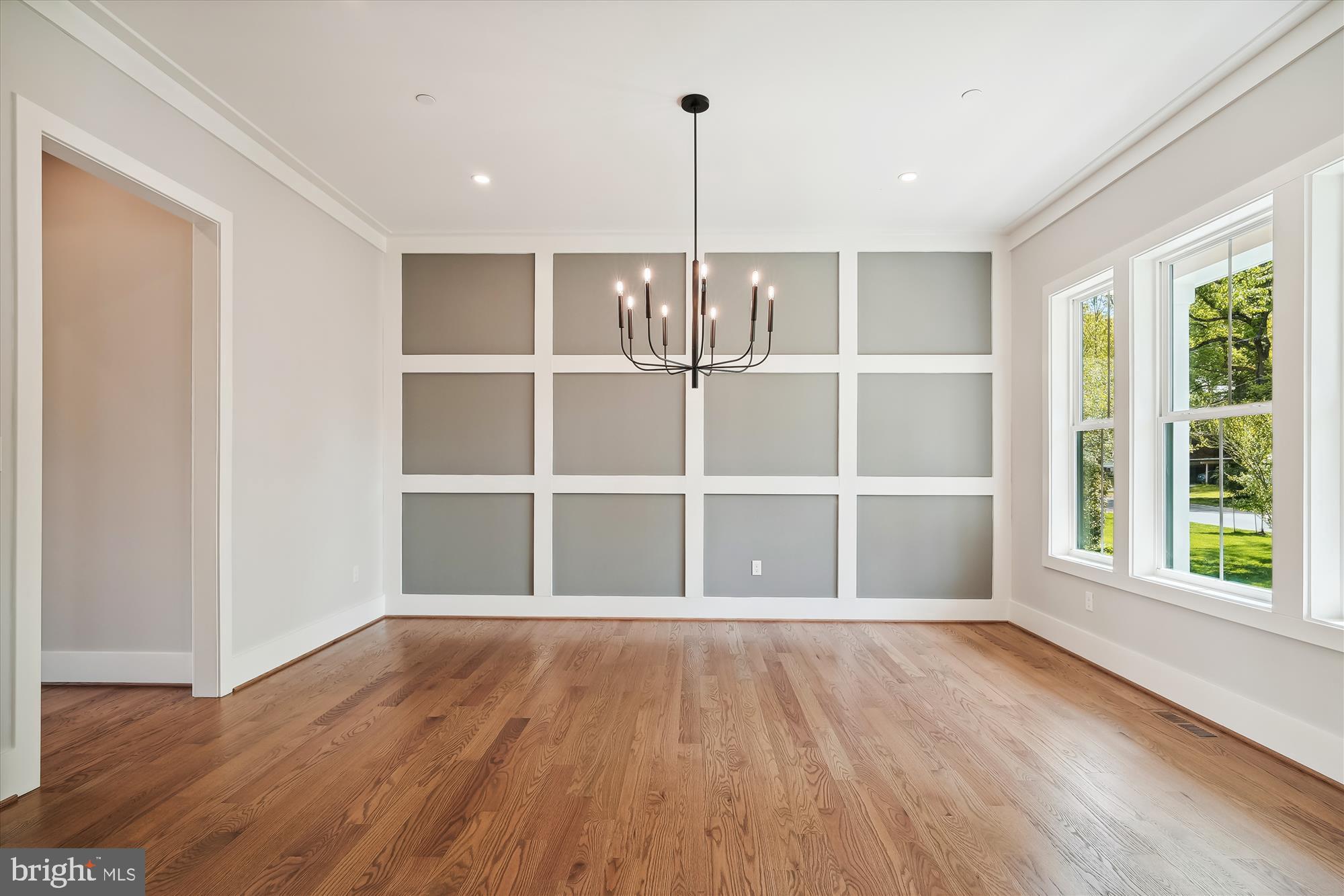 8104 WOODHAVEN BOULEVARD