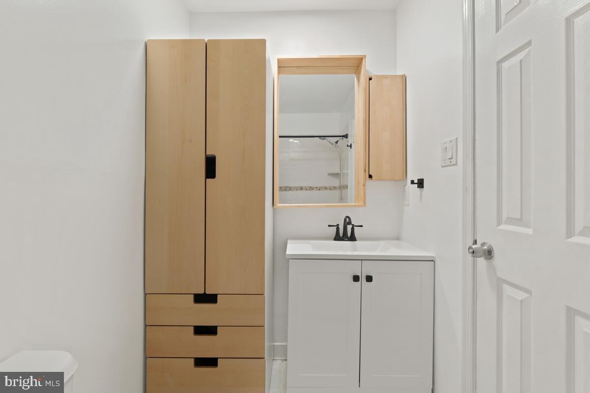 39 PICKERING COURT 02