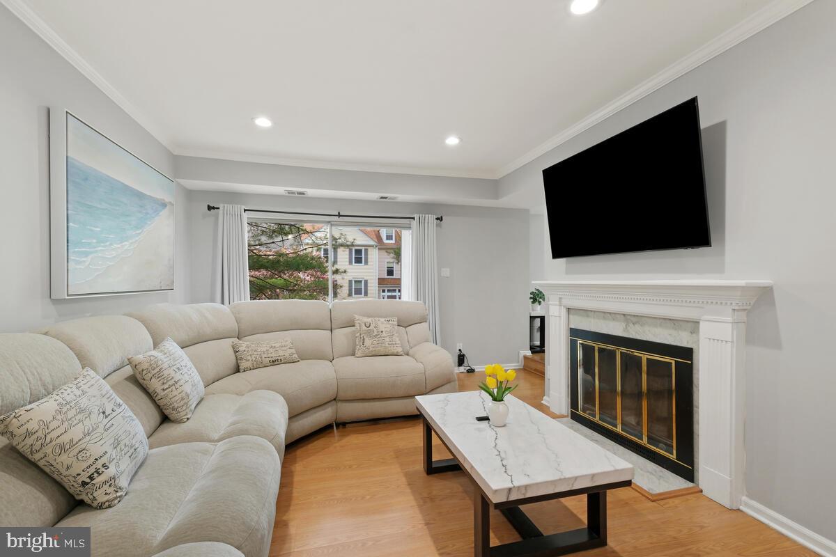 39 PICKERING COURT 02
