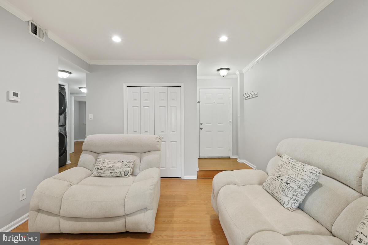 39 PICKERING COURT 02