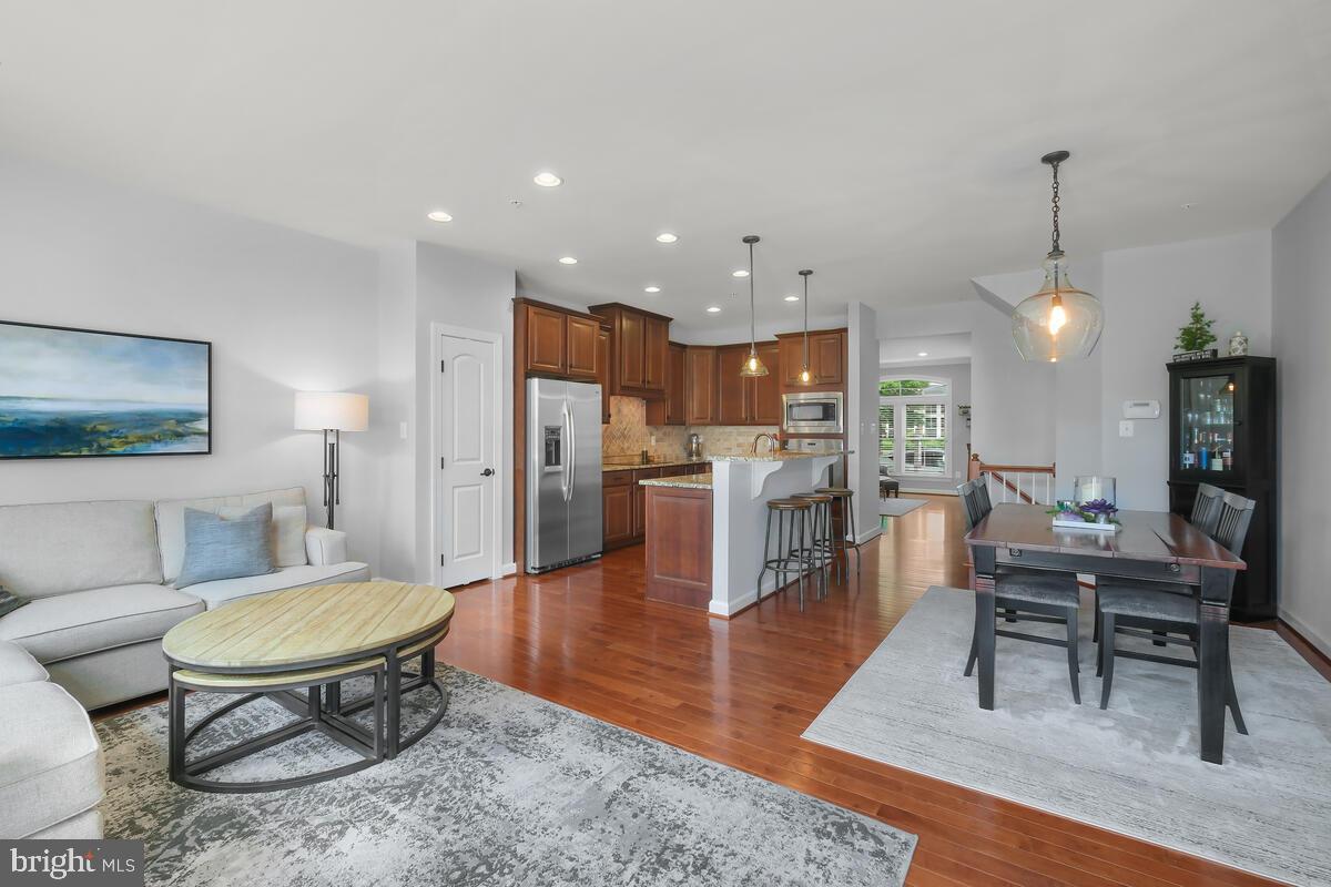 208 PARKVIEW AVENUE