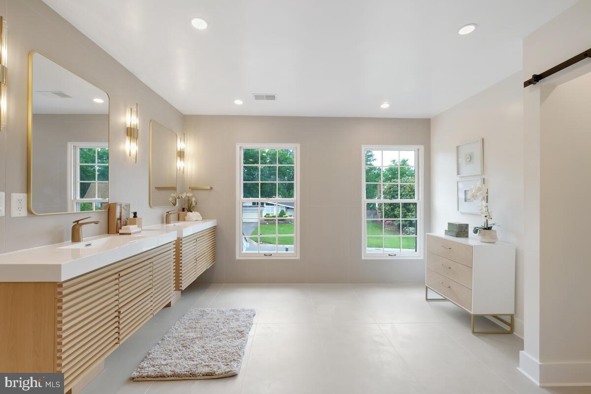 9816 GLENOLDEN DRIVE