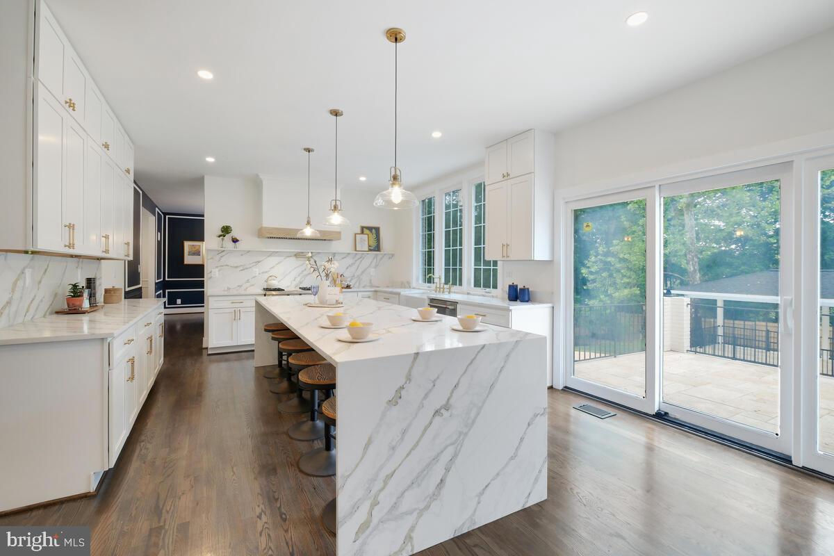 9816 GLENOLDEN DRIVE