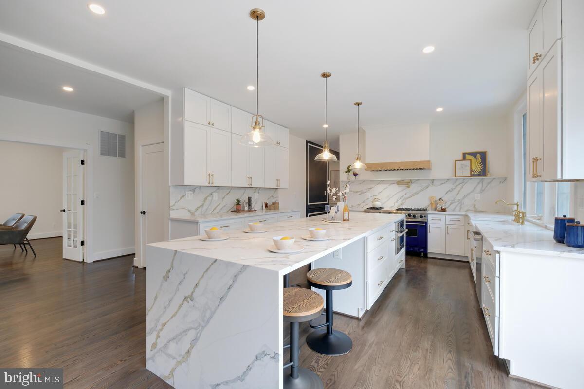 9816 GLENOLDEN DRIVE