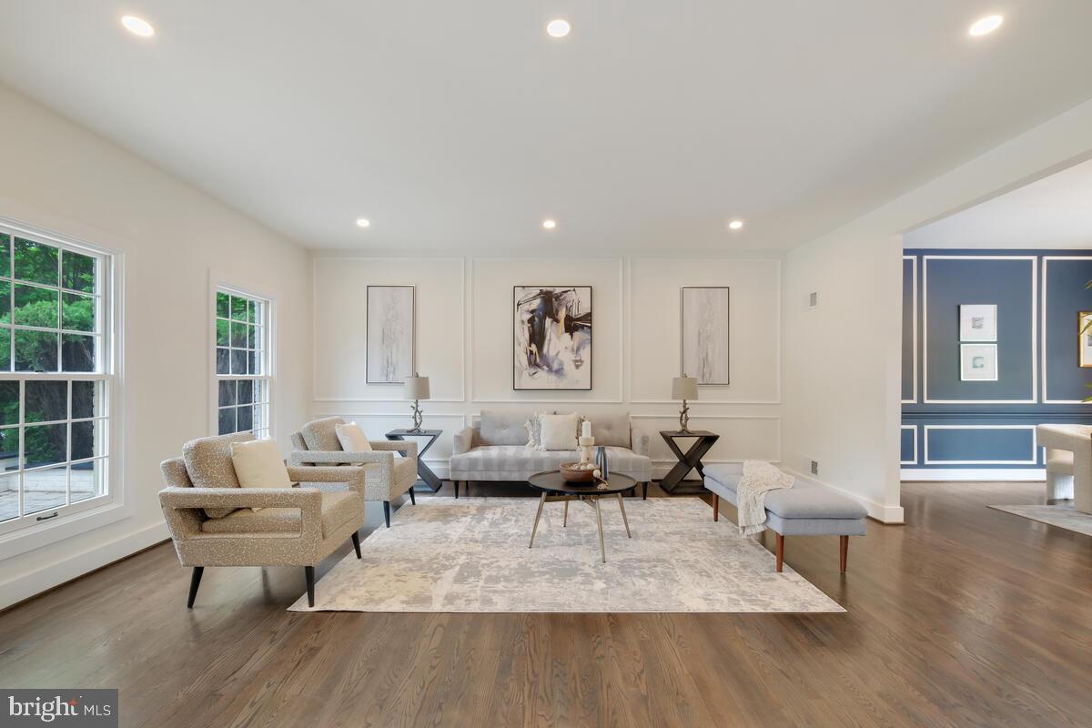 9816 GLENOLDEN DRIVE