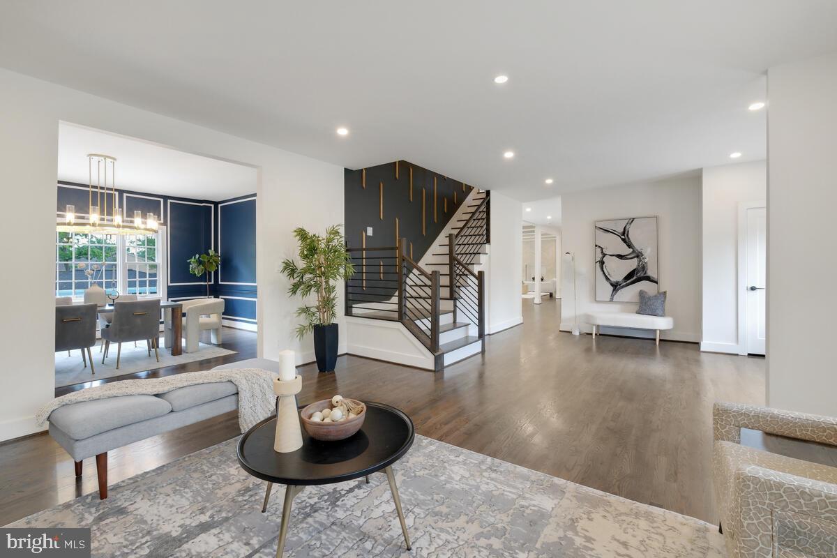 9816 GLENOLDEN DRIVE