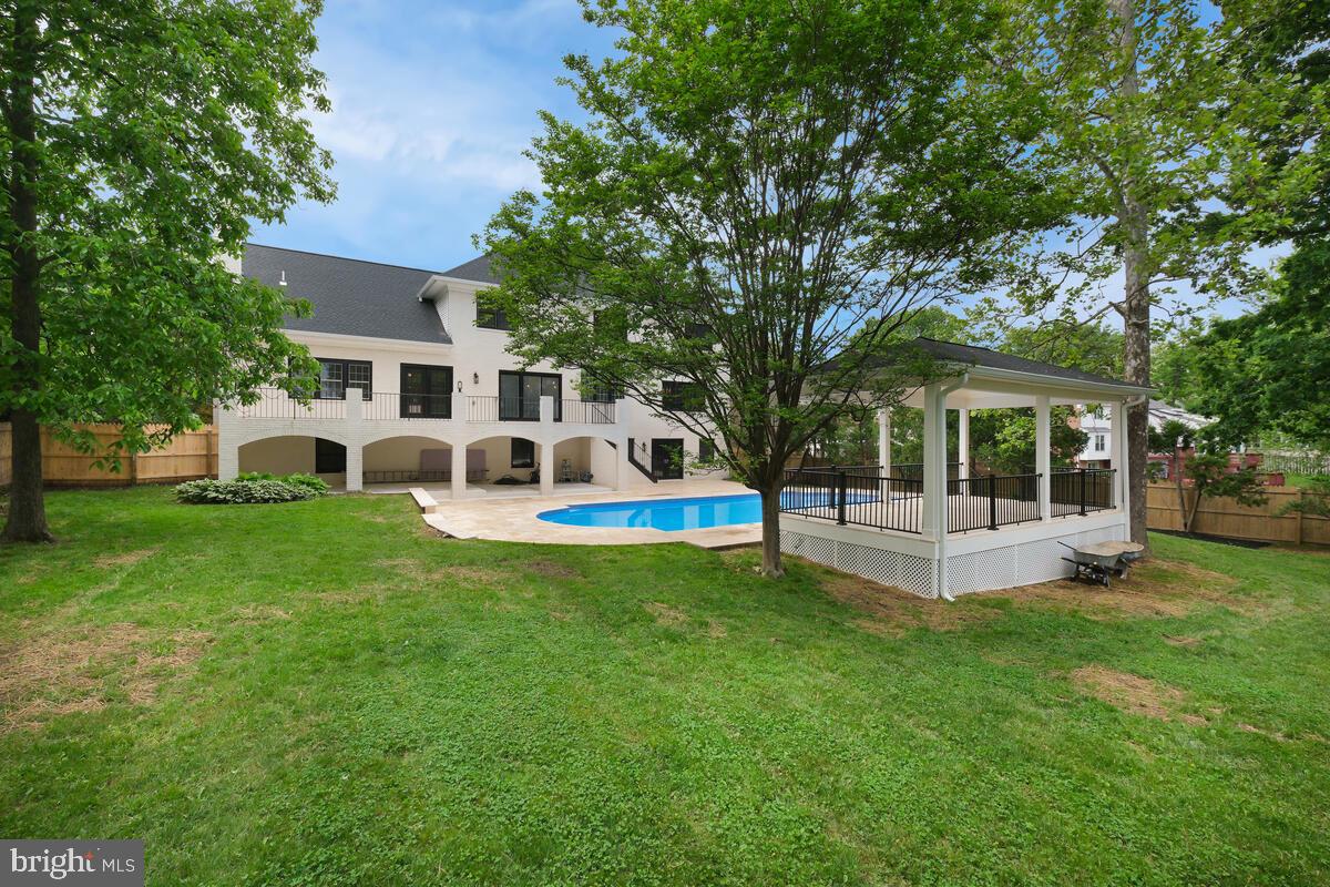 9816 GLENOLDEN DRIVE