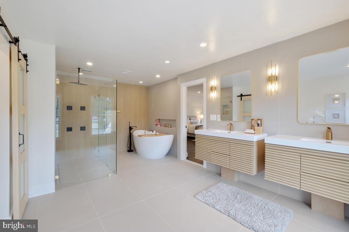 9816 GLENOLDEN DRIVE