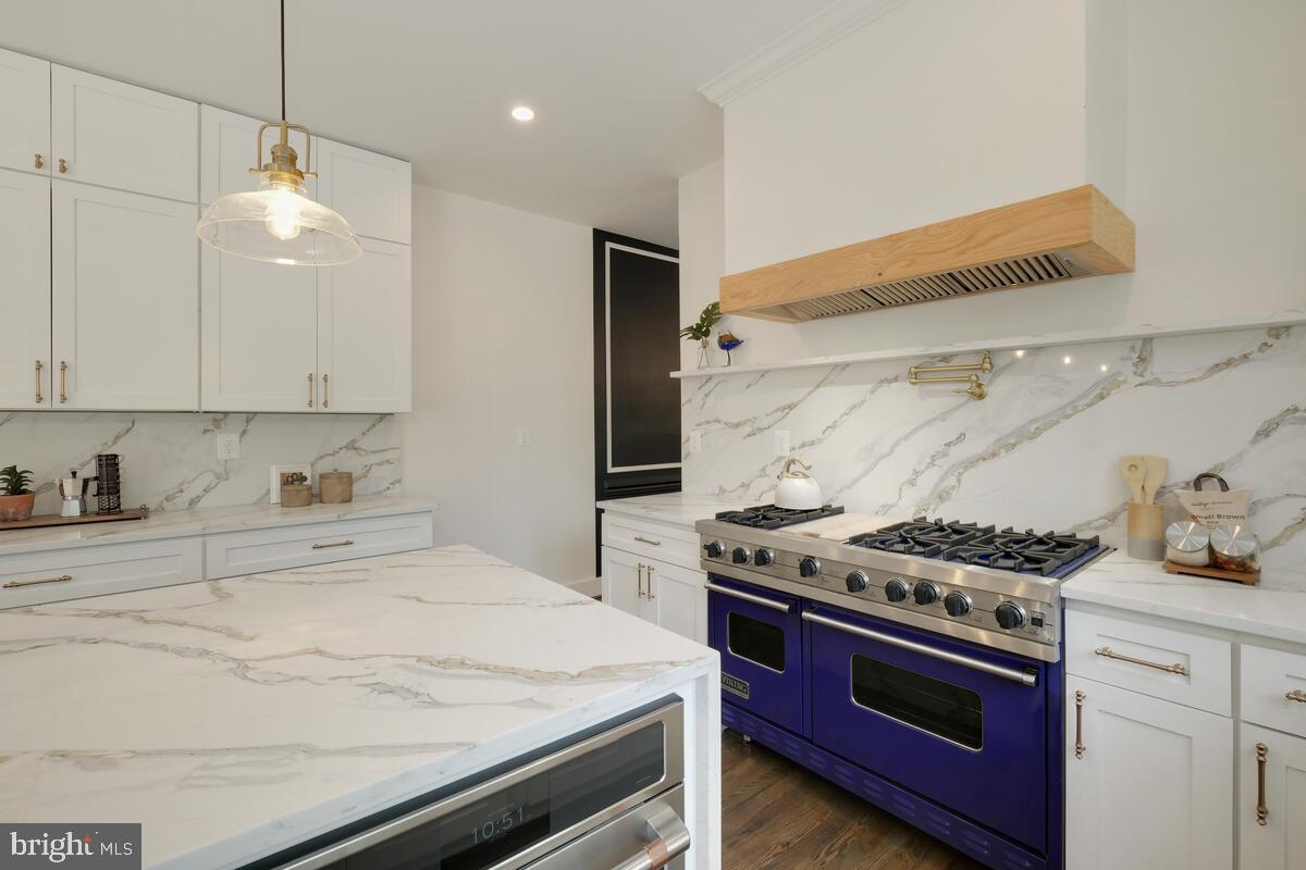 9816 GLENOLDEN DRIVE