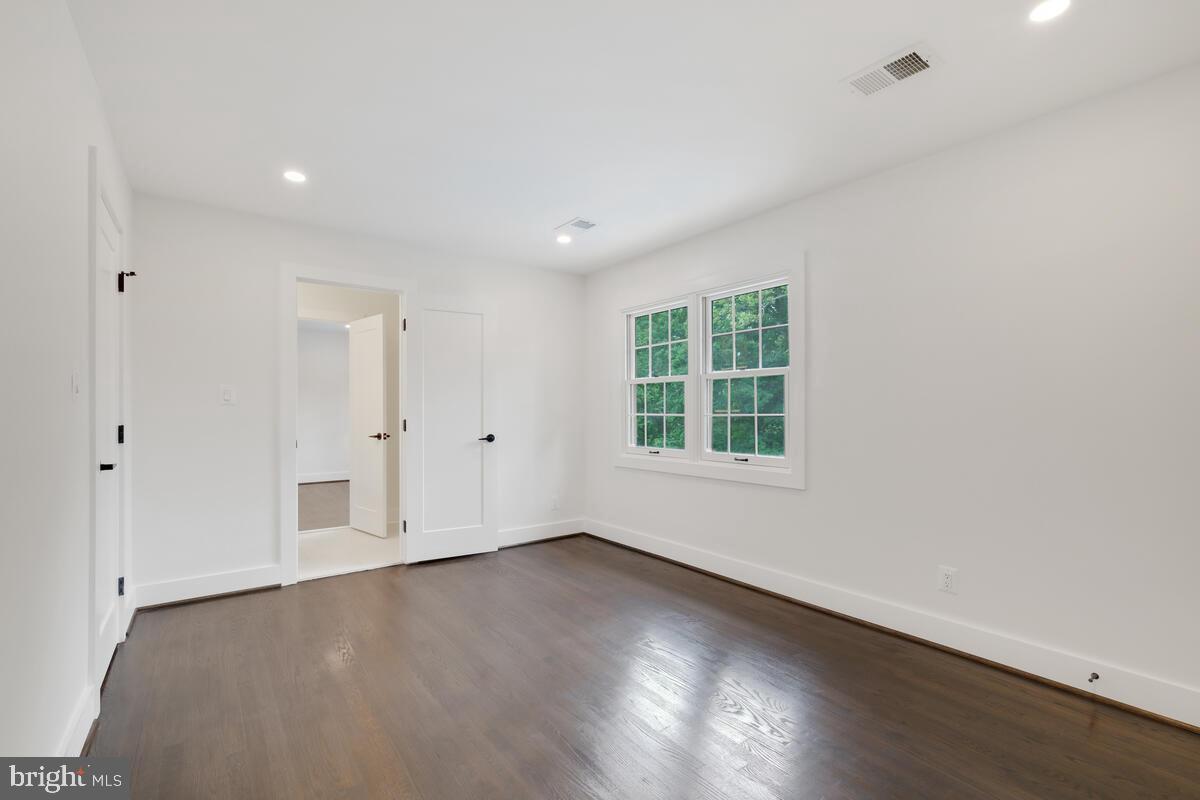 9816 GLENOLDEN DRIVE