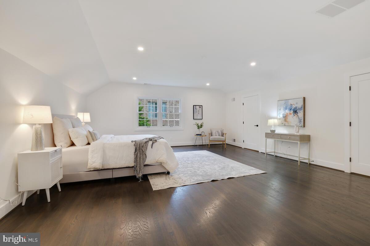 9816 GLENOLDEN DRIVE