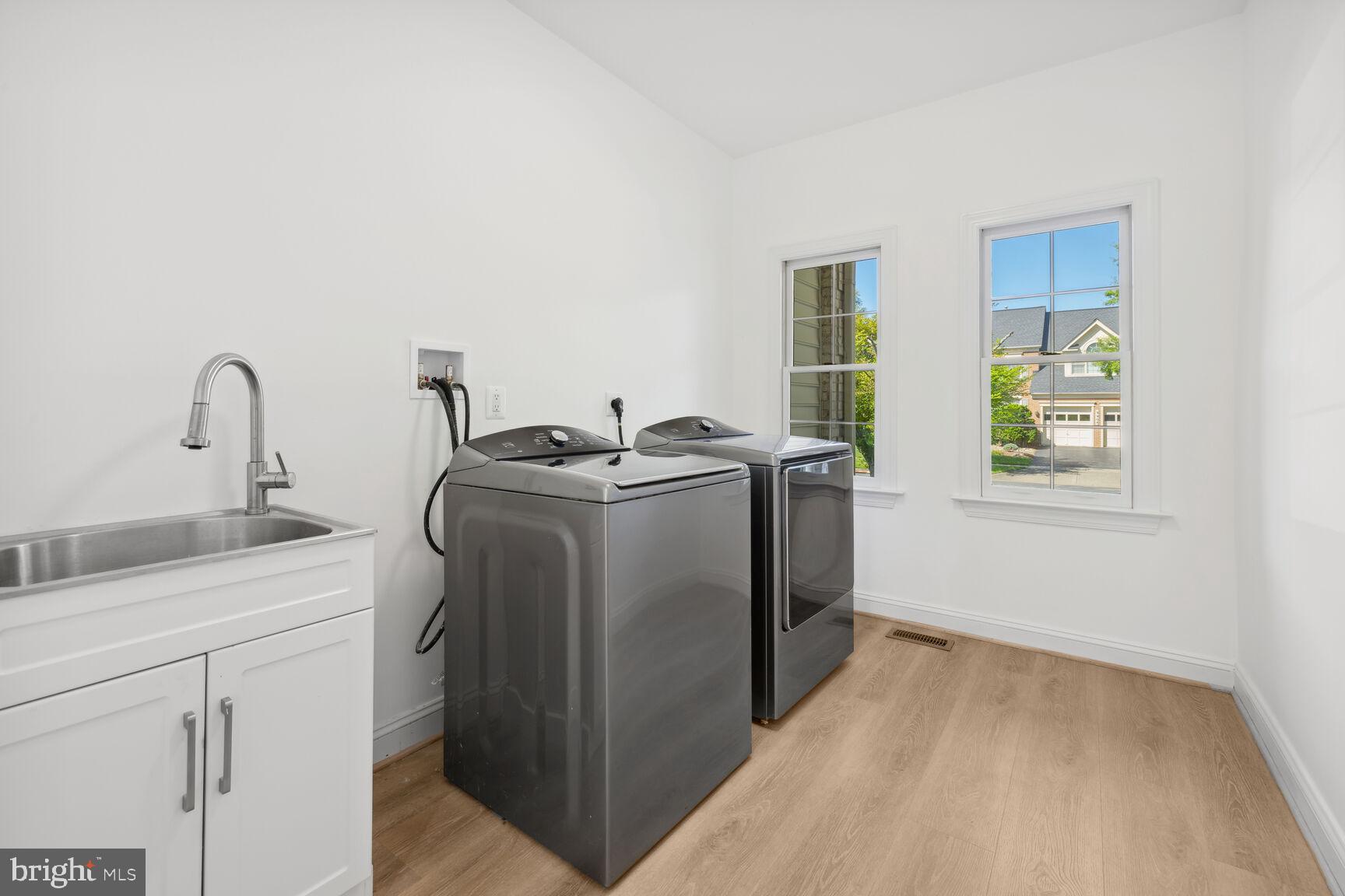 9909 BALD CYPRESS DRIVE