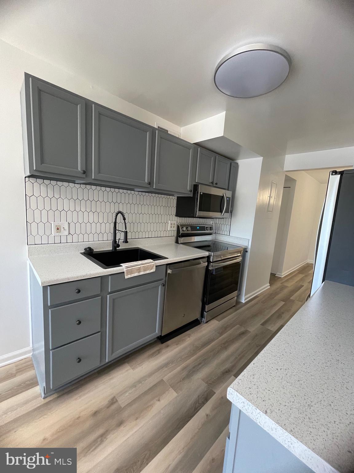 436 GIRARD STREET 239 - 201