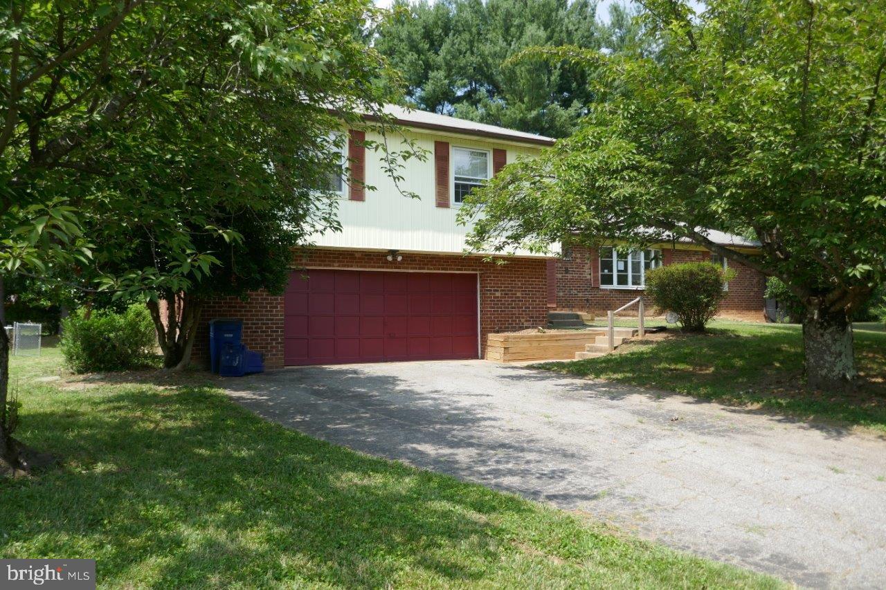 3709 TODDSBURY LANE