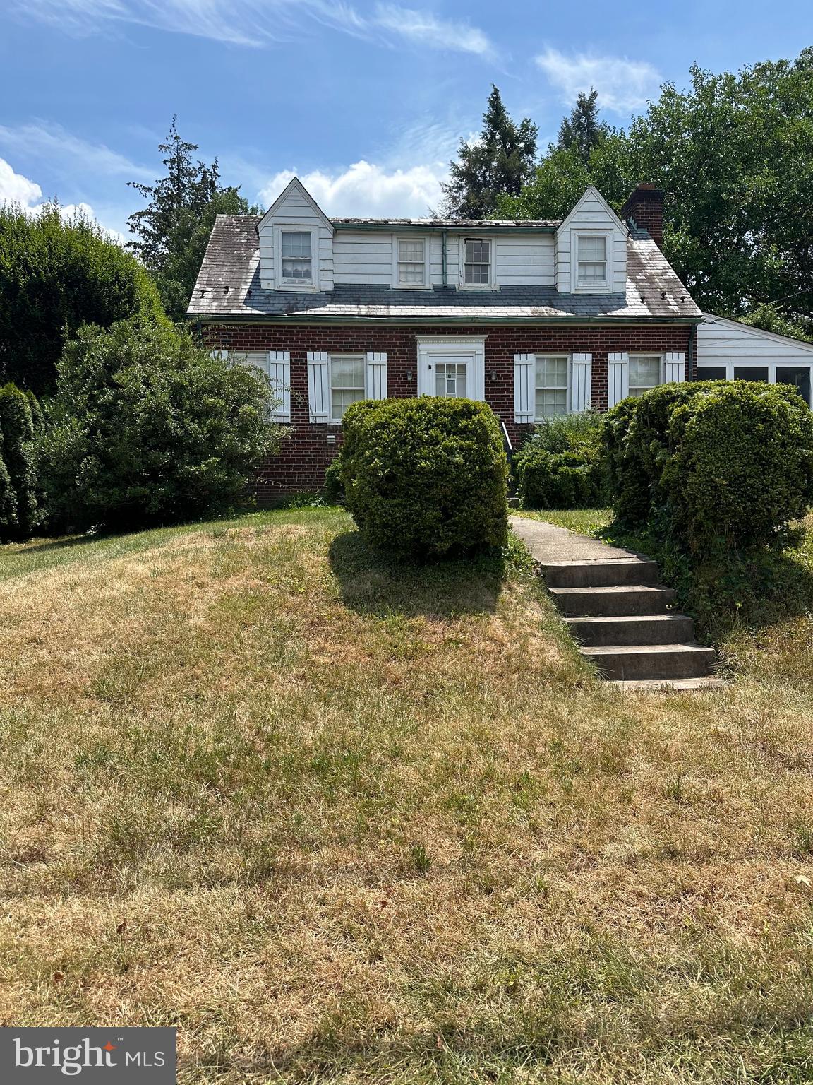 212 WHITESTONE ROAD