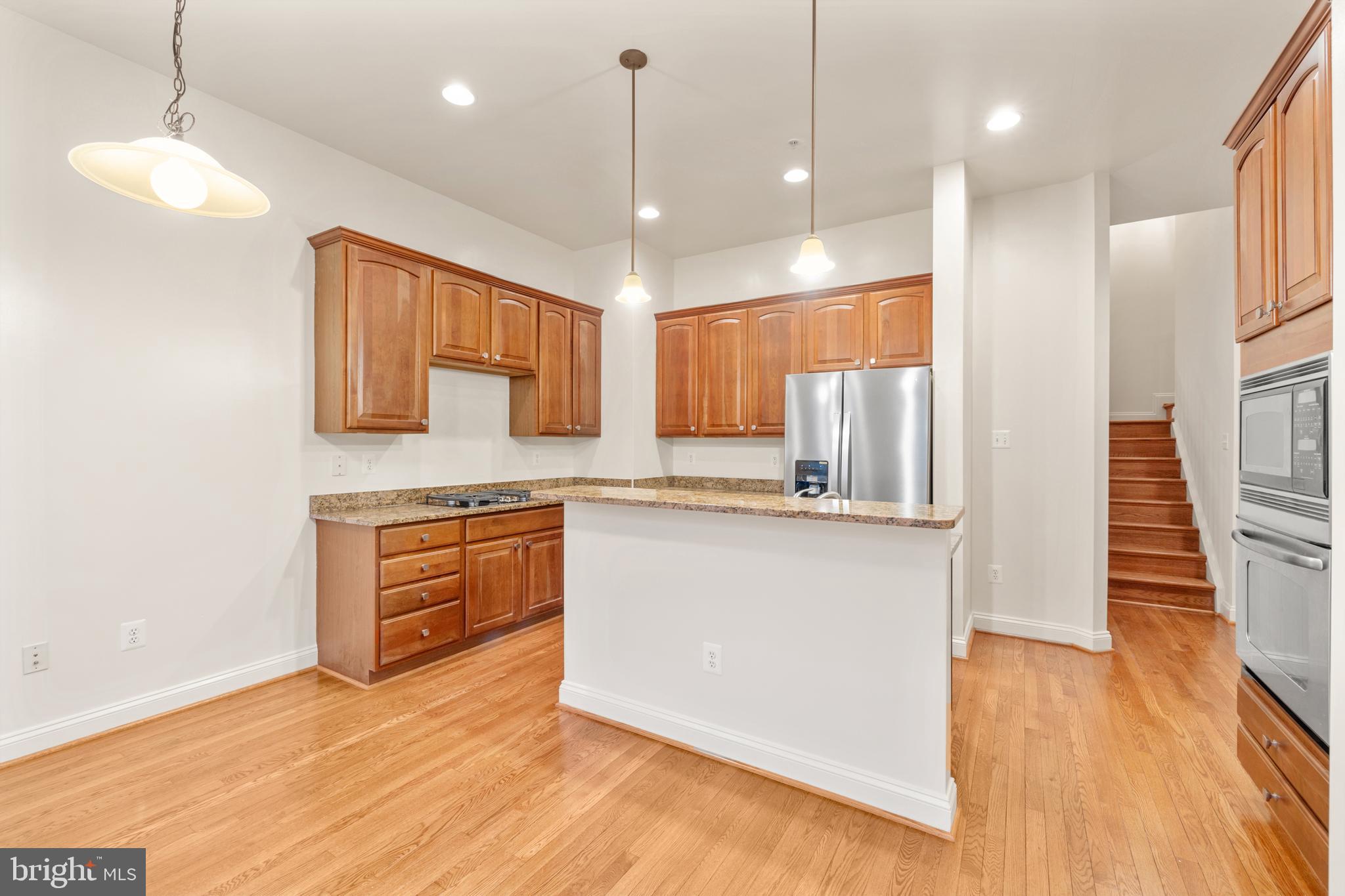 658 RAVEN AVENUE