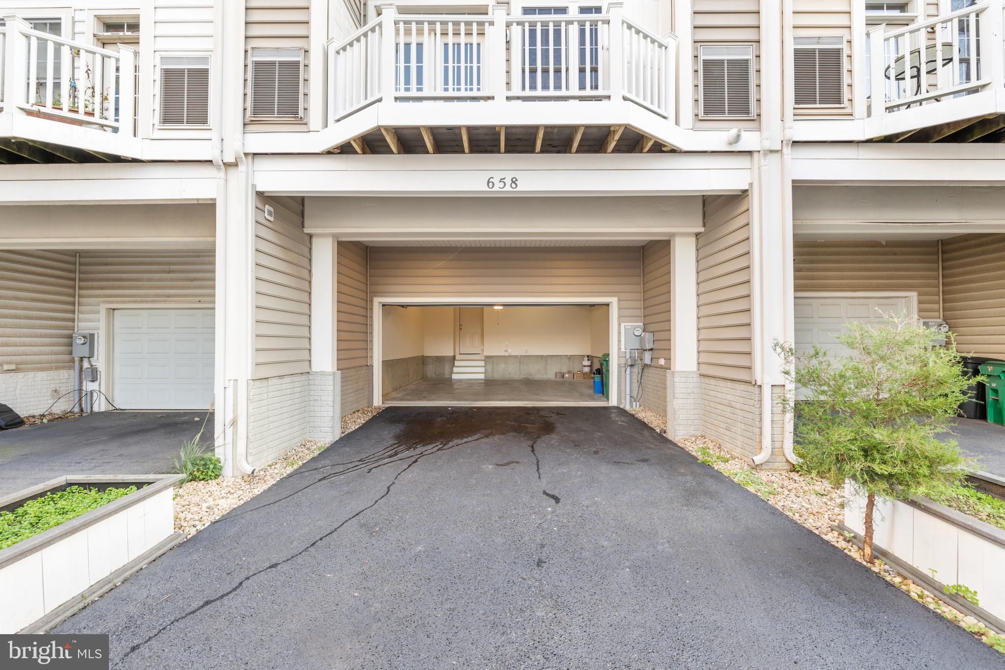 658 RAVEN AVENUE