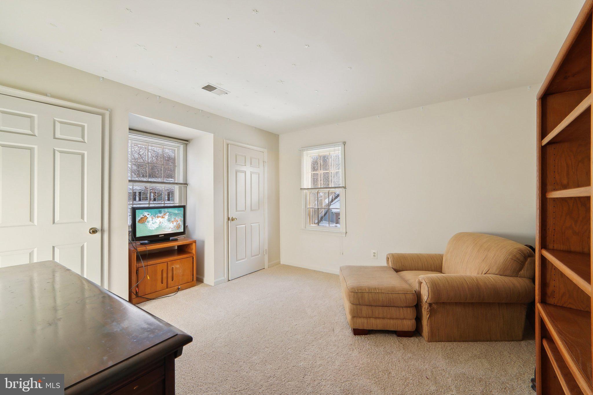 304 SAYBROOKE VIEW DRIVE