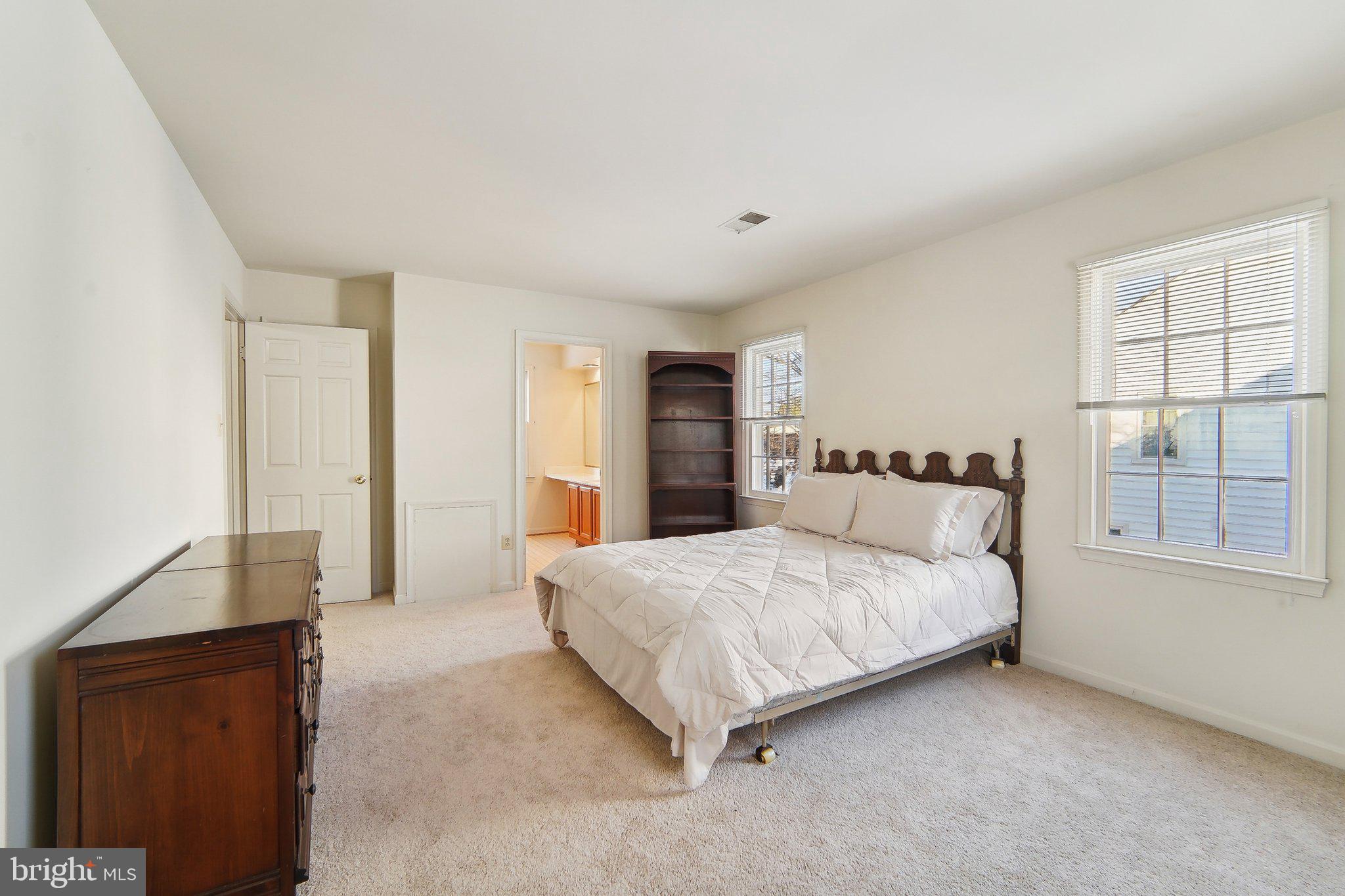 304 SAYBROOKE VIEW DRIVE