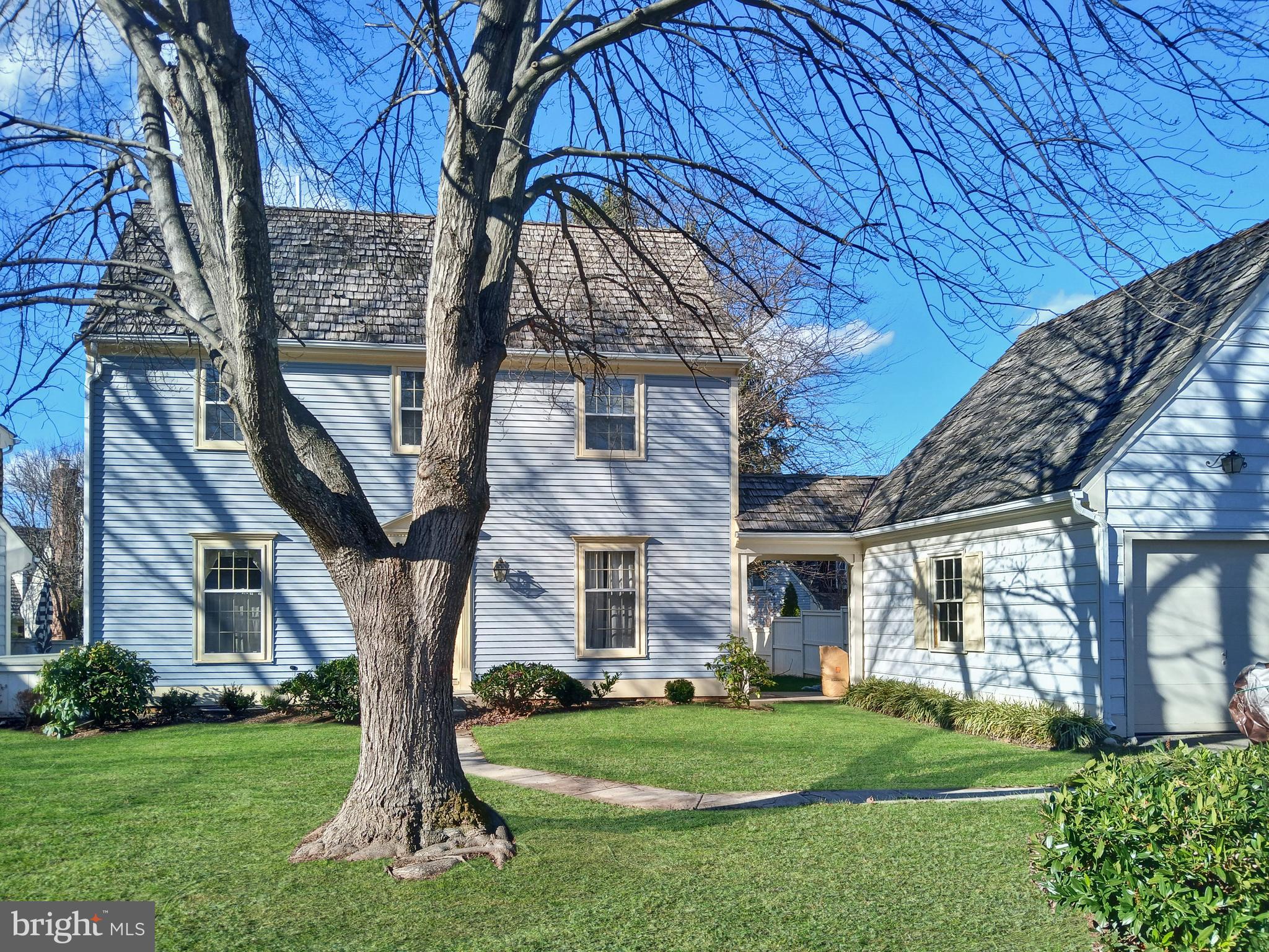 304 SAYBROOKE VIEW DRIVE