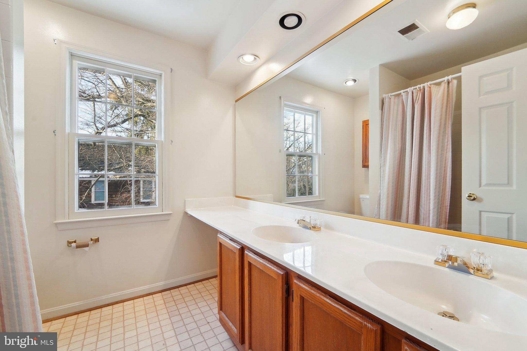304 SAYBROOKE VIEW DRIVE