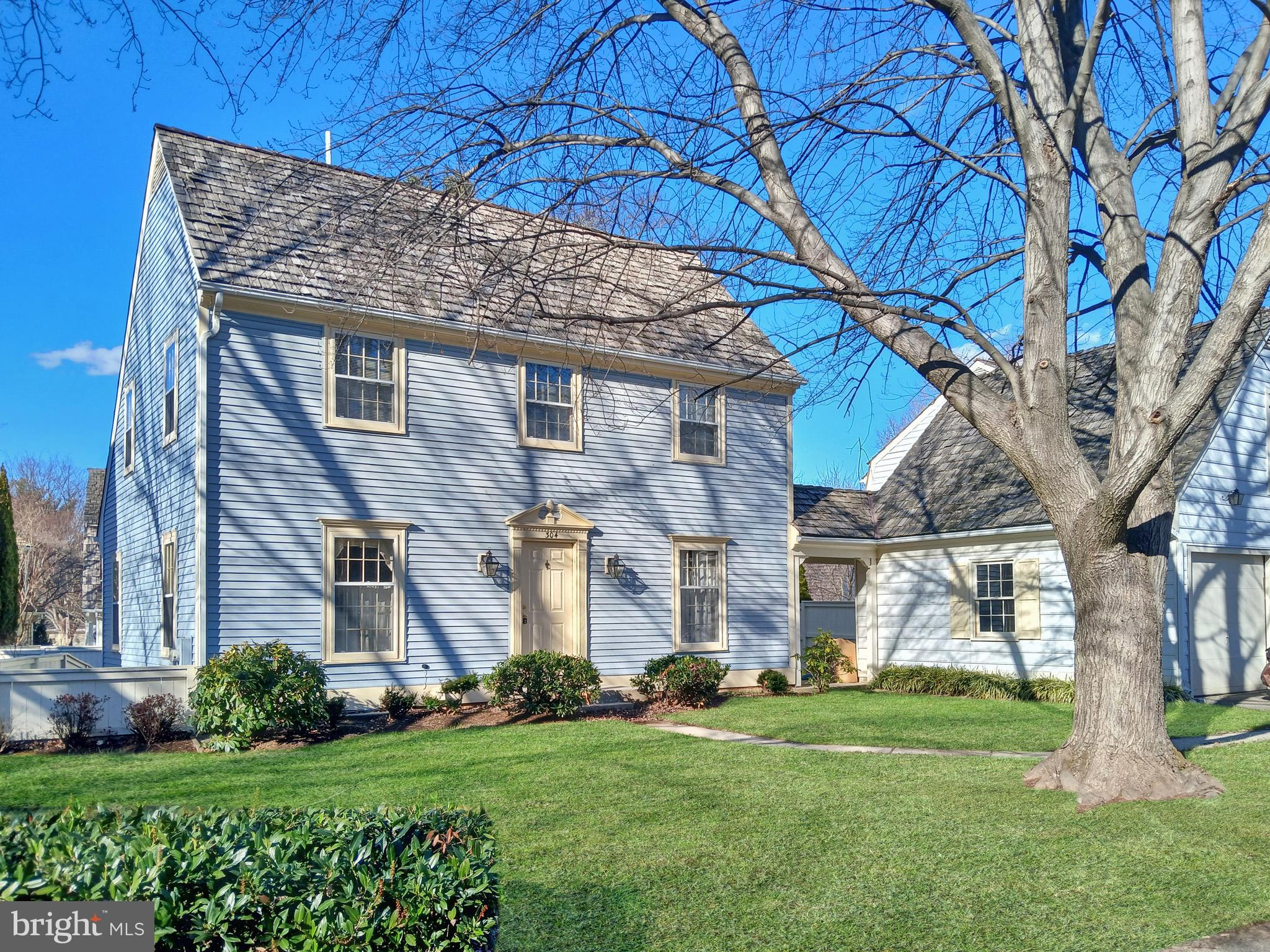 304 SAYBROOKE VIEW DRIVE