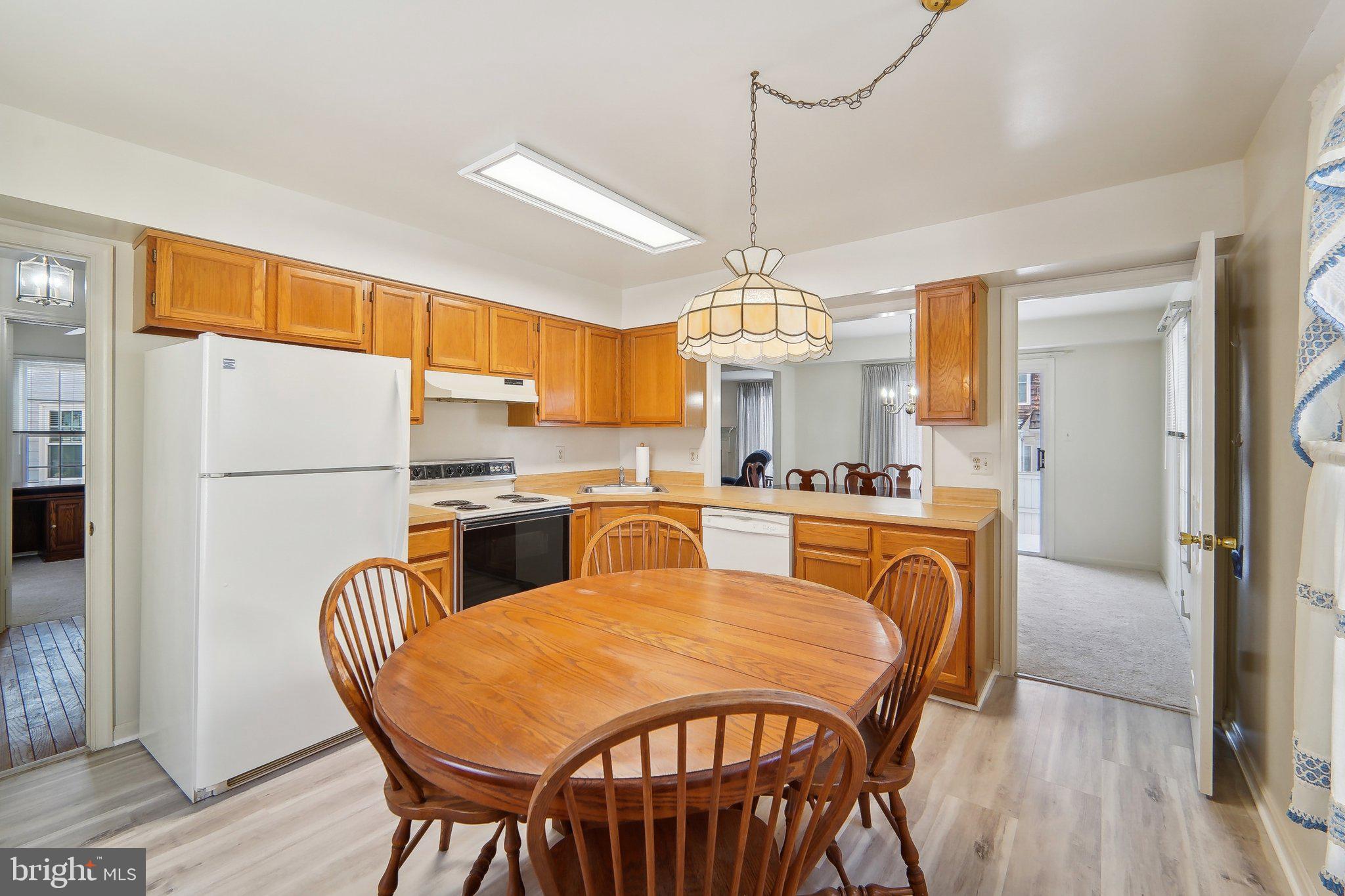 304 SAYBROOKE VIEW DRIVE