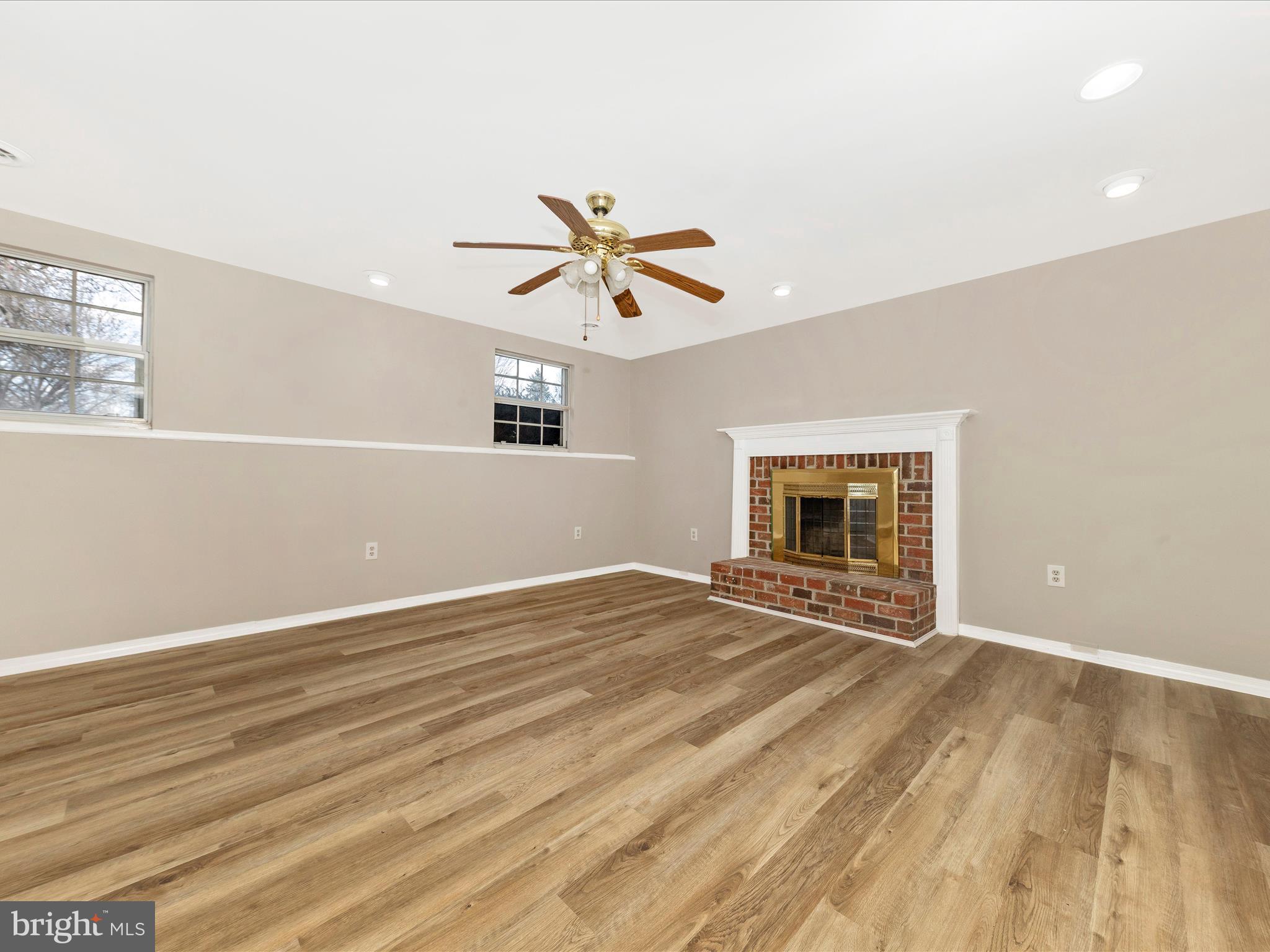 8400 MOUNTAIN LAUREL LANE