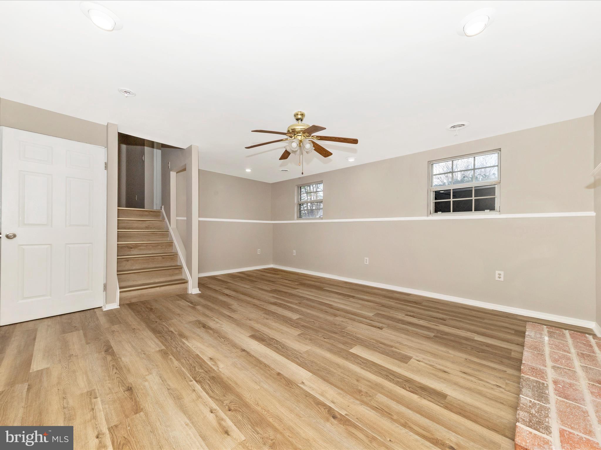 8400 MOUNTAIN LAUREL LANE