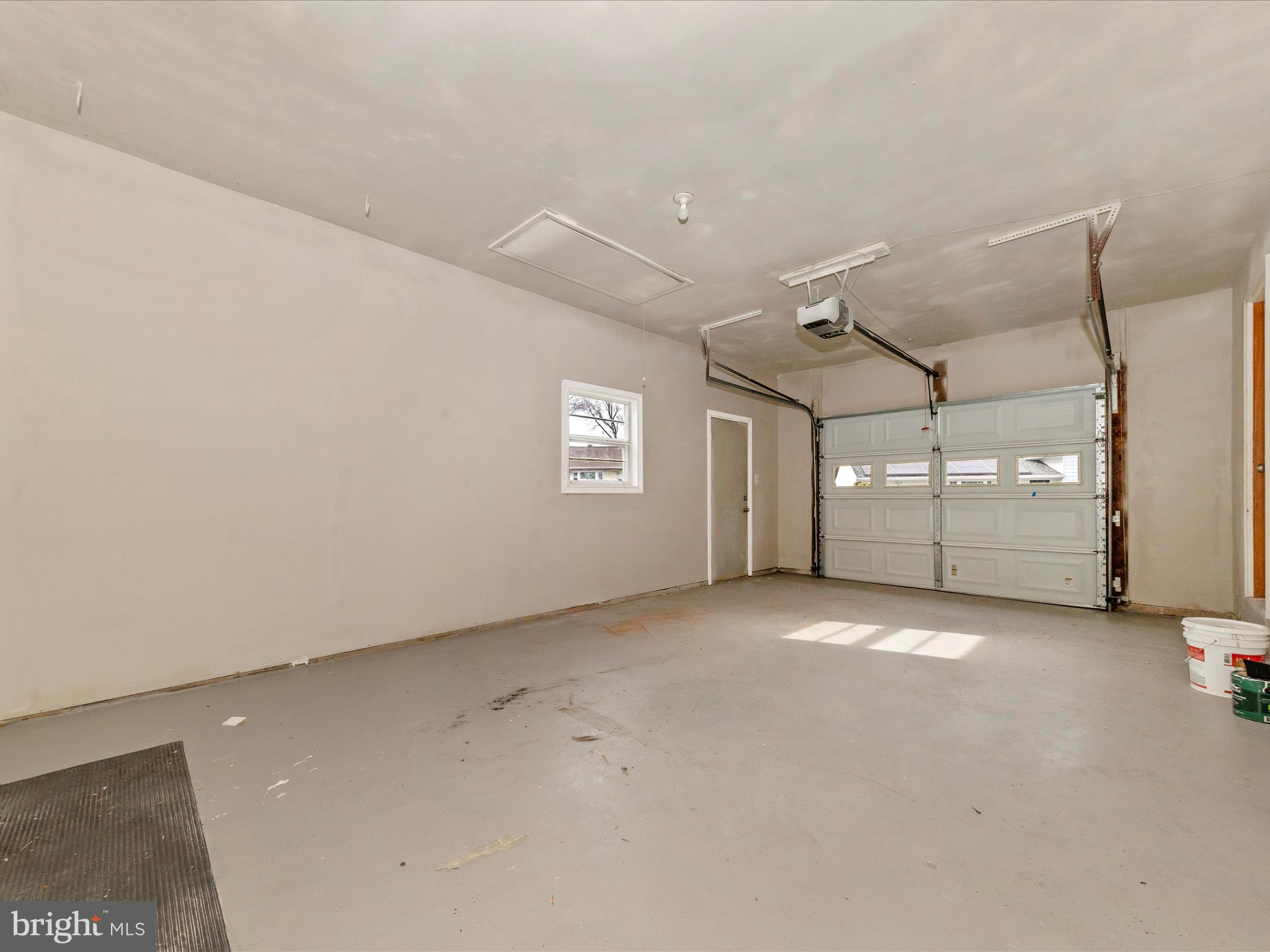 8400 MOUNTAIN LAUREL LANE