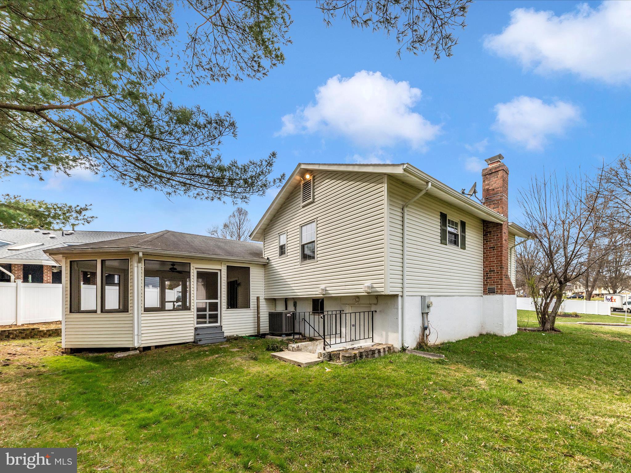 8400 MOUNTAIN LAUREL LANE