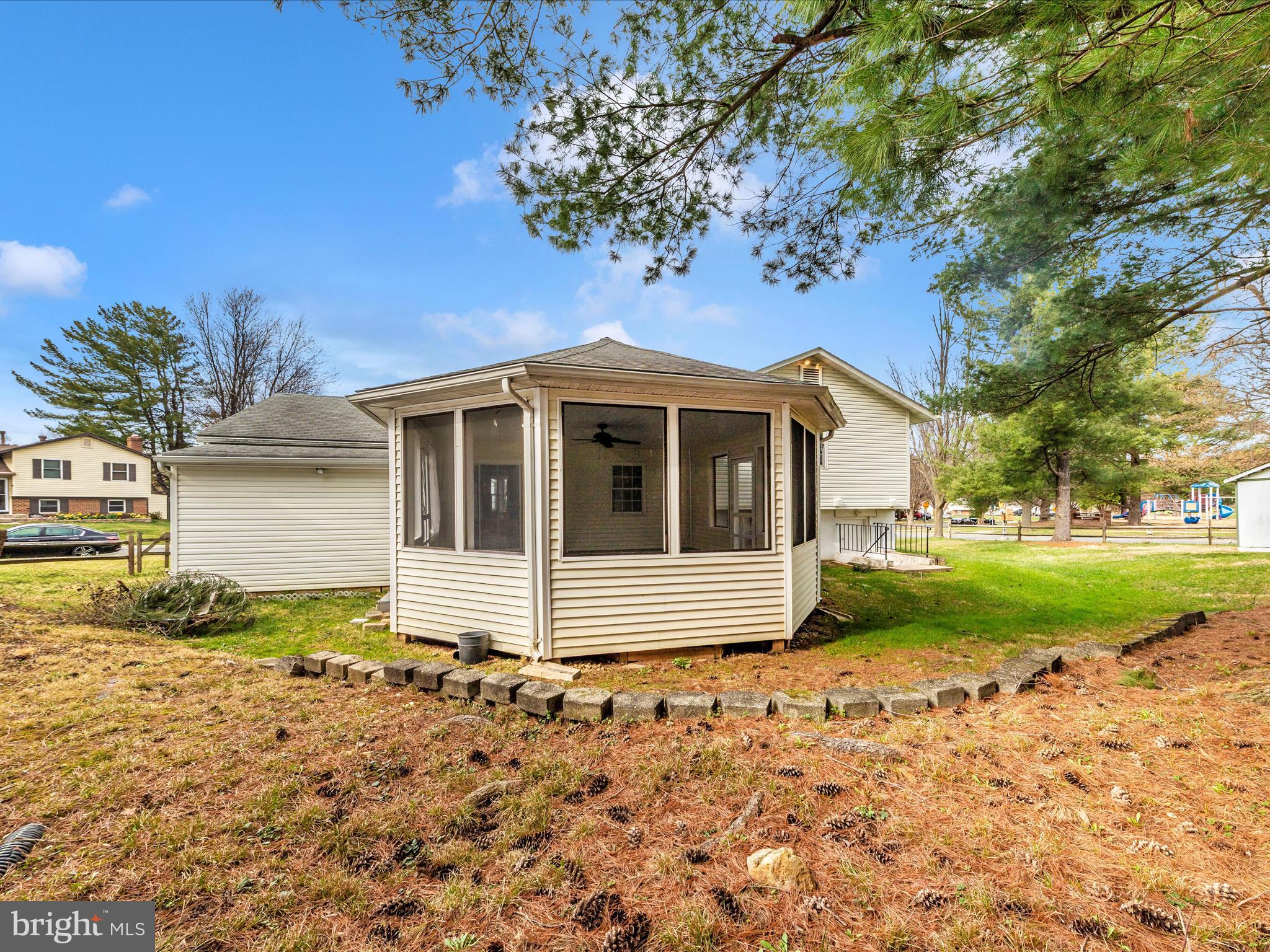 8400 MOUNTAIN LAUREL LANE