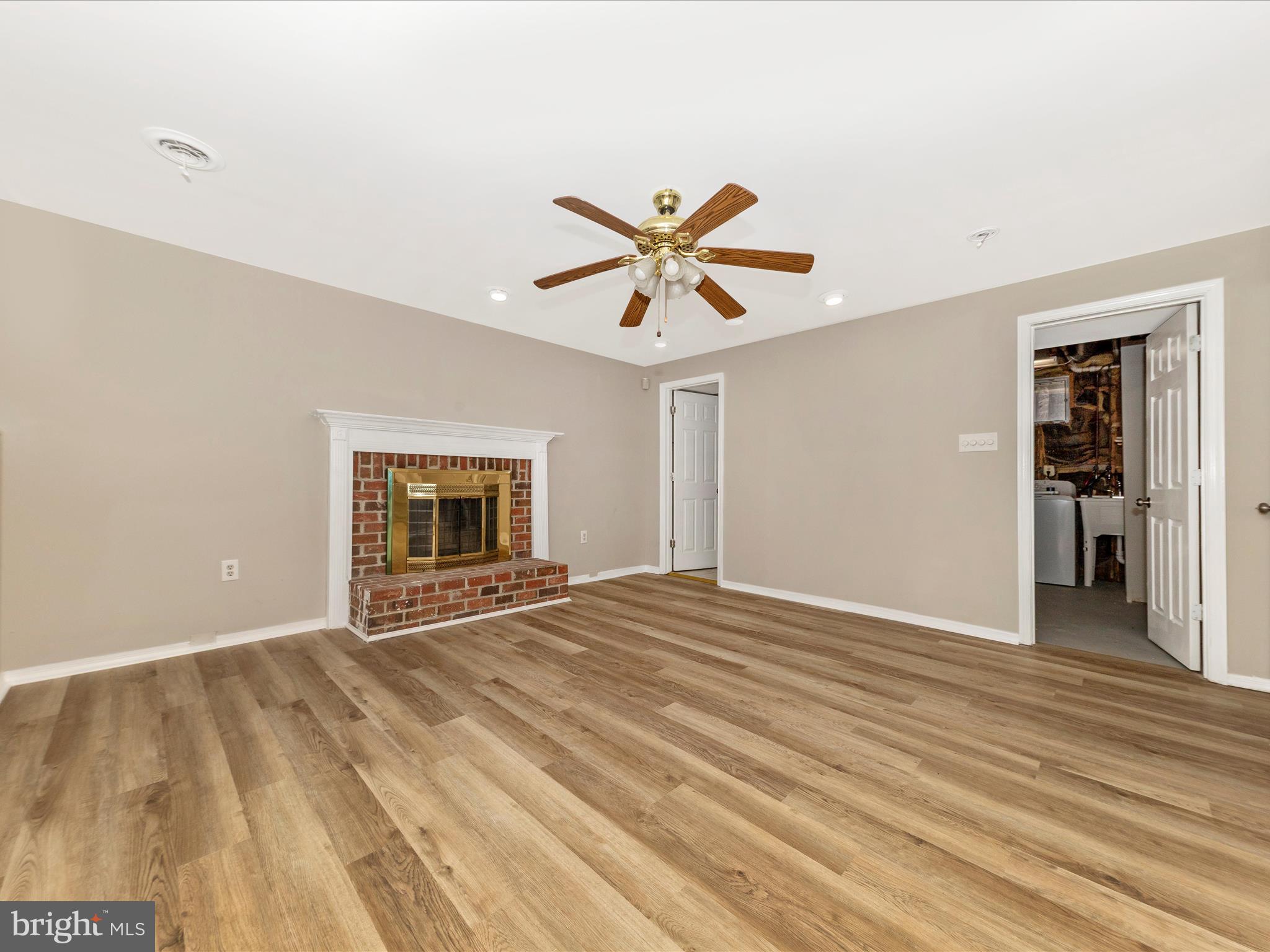 8400 MOUNTAIN LAUREL LANE
