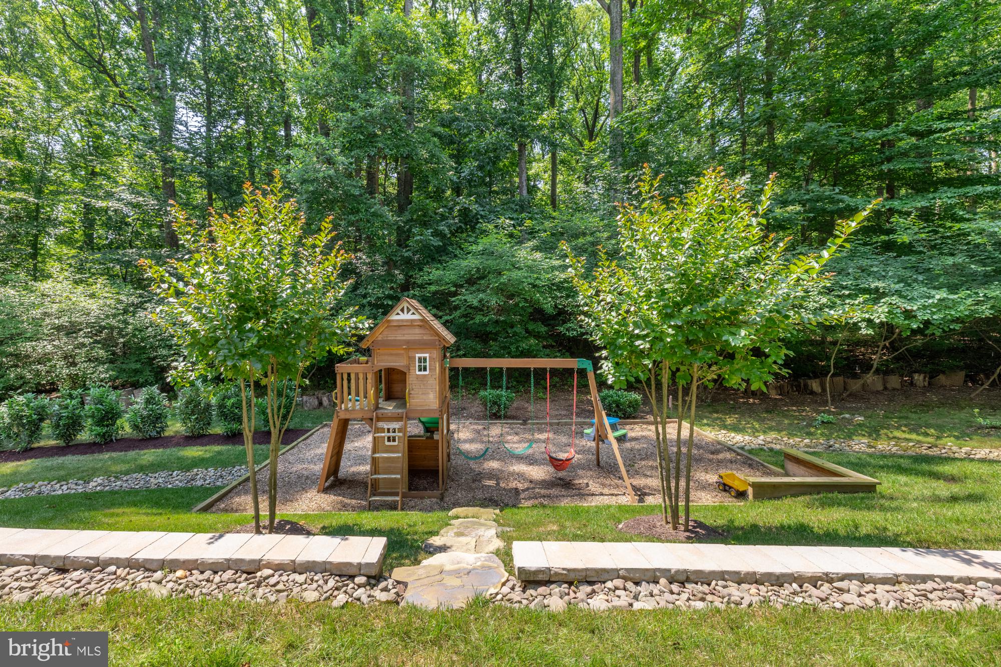 15931 WOODS CENTER ROAD