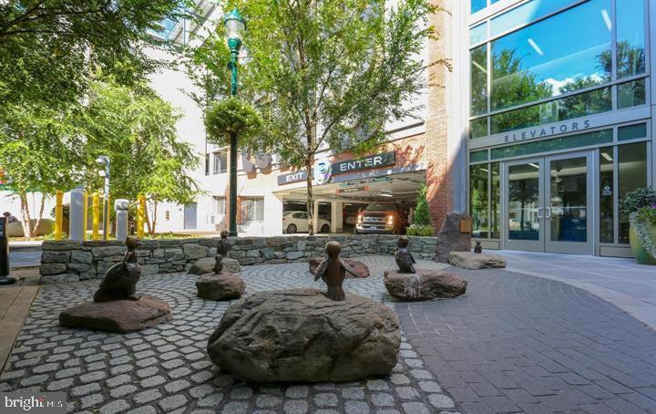 5 LUXBERRY COURT 2
