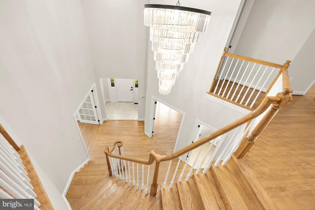 7813 STABLE WAY