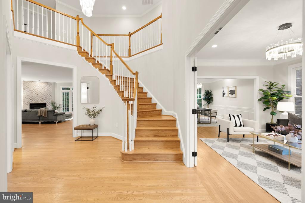 7813 STABLE WAY