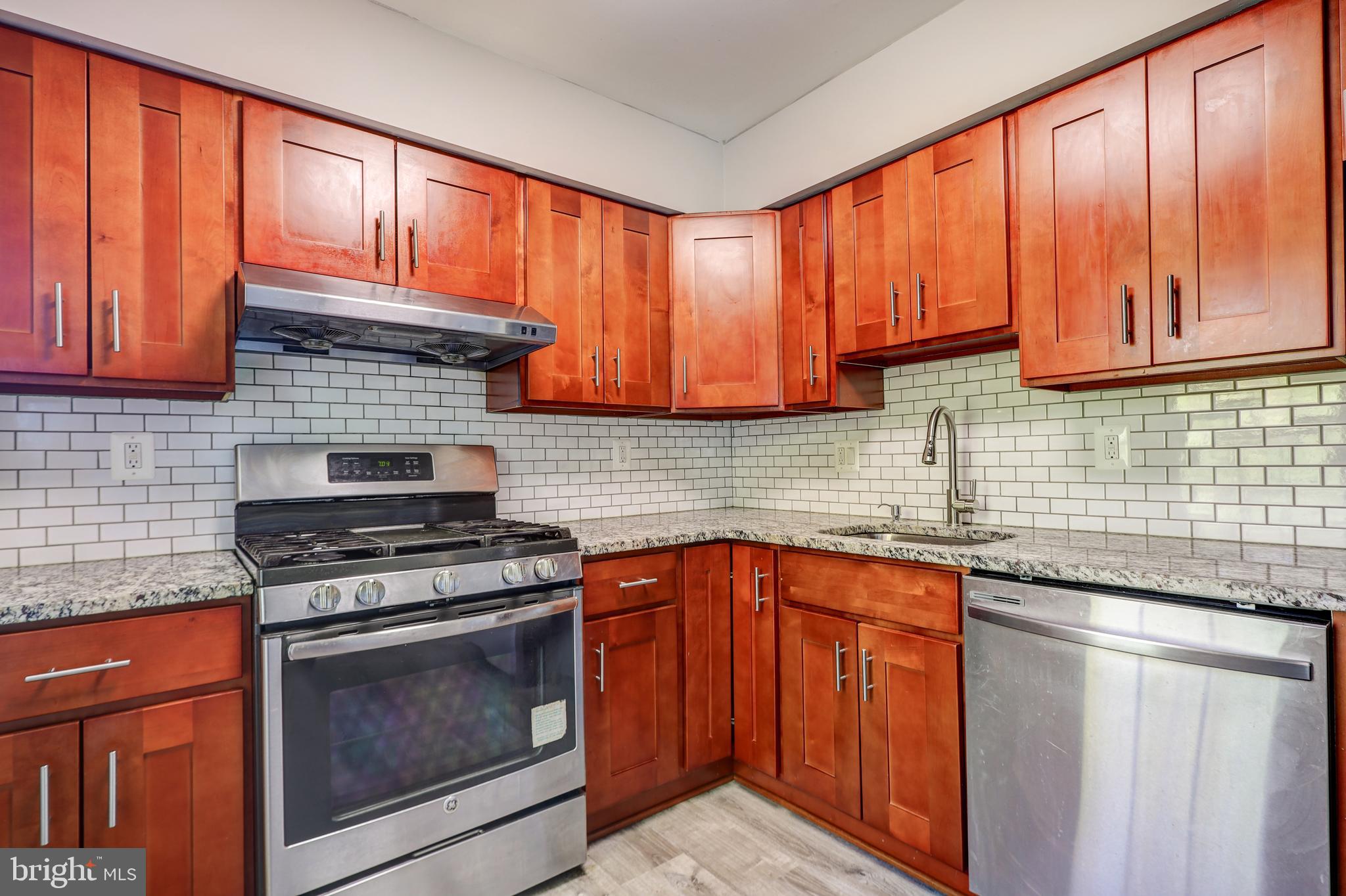 840 IVY LEAGUE LANE 4-22