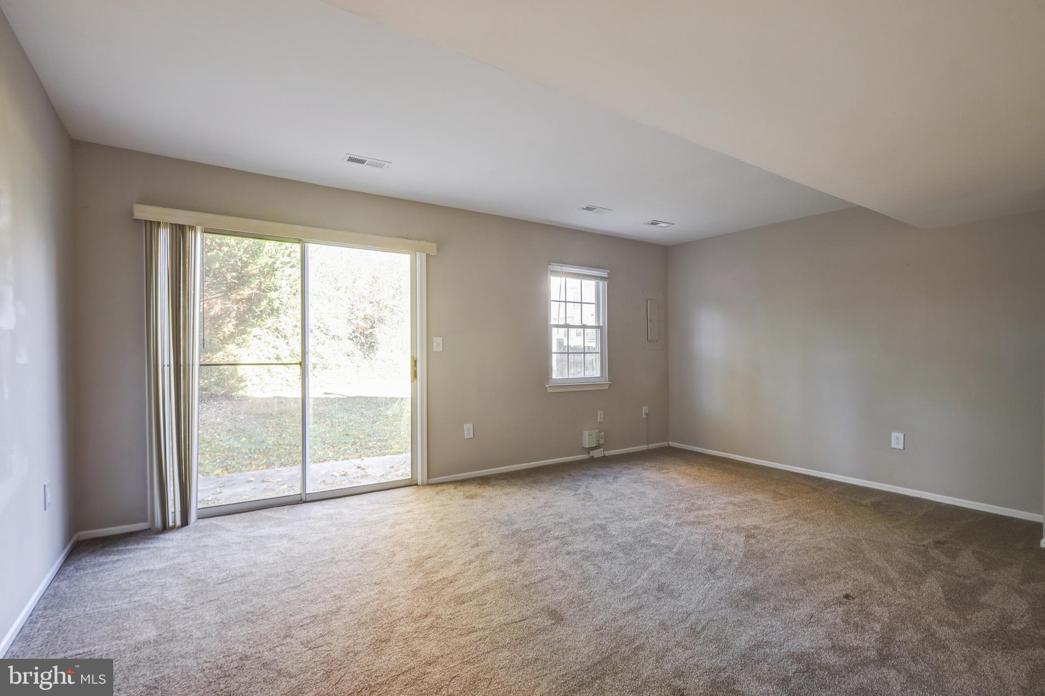 840 IVY LEAGUE LANE 4-22